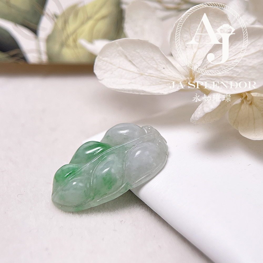 JN-09 天然翡翠A玉 白底青半山半水肥厚事業有成/玉葉金吊墜