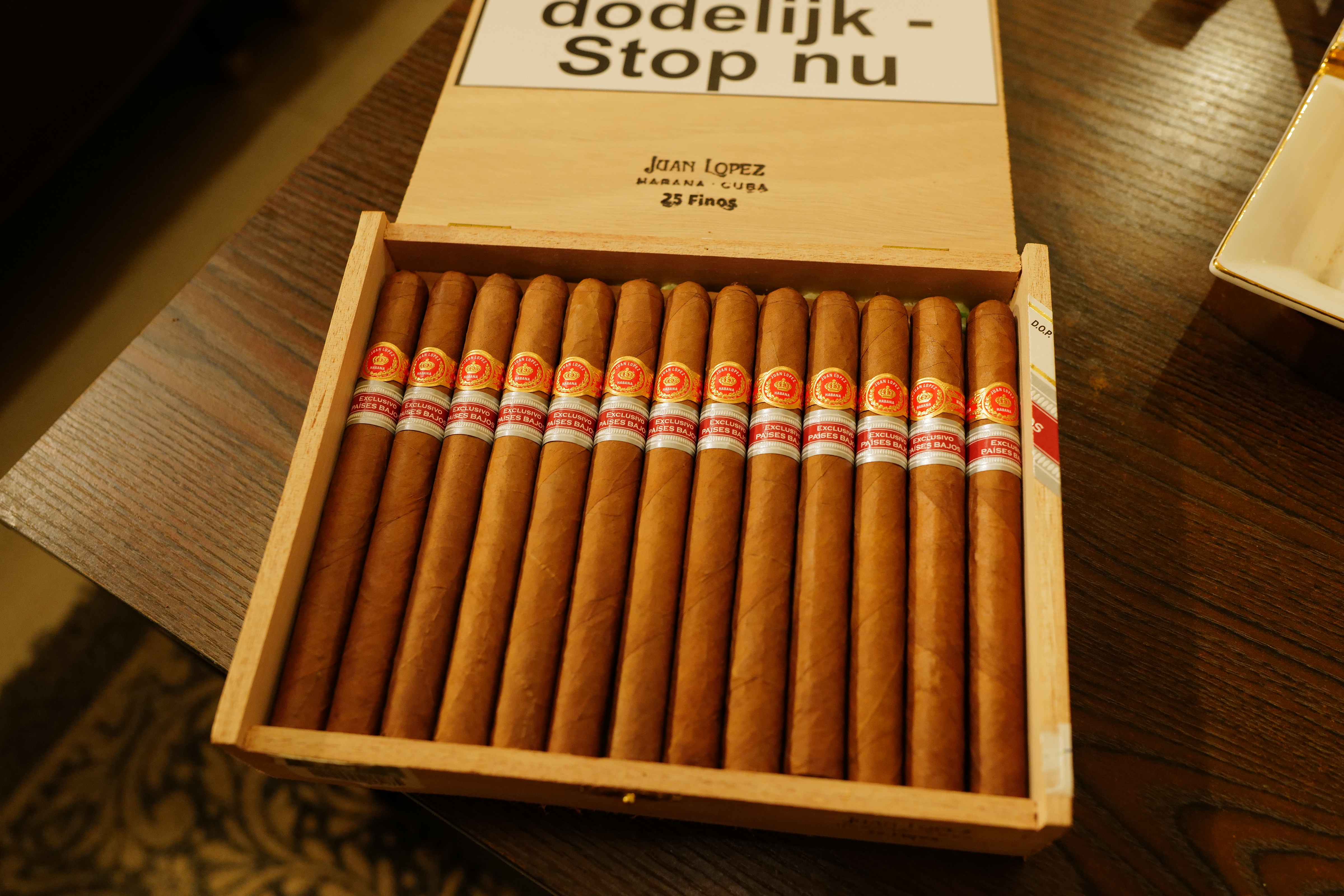 Juan López Finos Edición Regional Países Bajos (胡安 荷蘭地限)