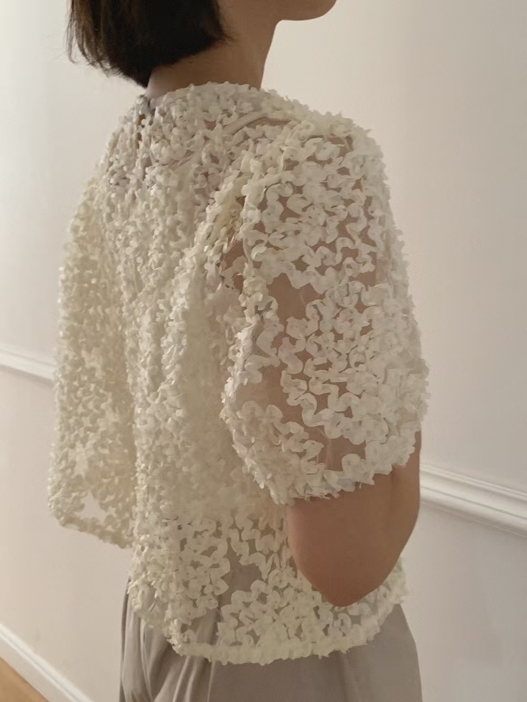 3D Floral Embroidered Mesh Short Sleeve Top ‖ 立体花朵刺绣网纱短袖上衣 KR011056071