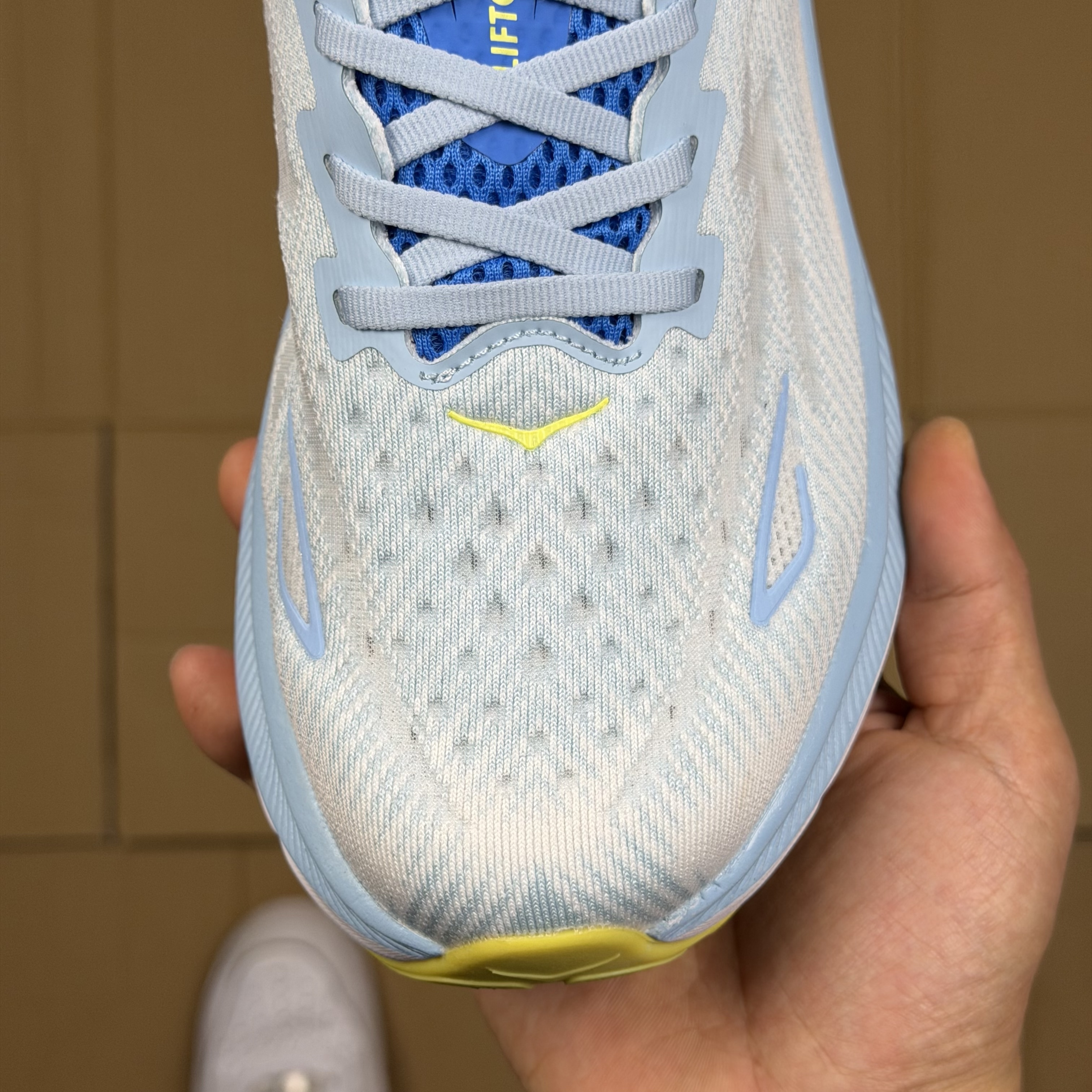 Hoka Clifton 9