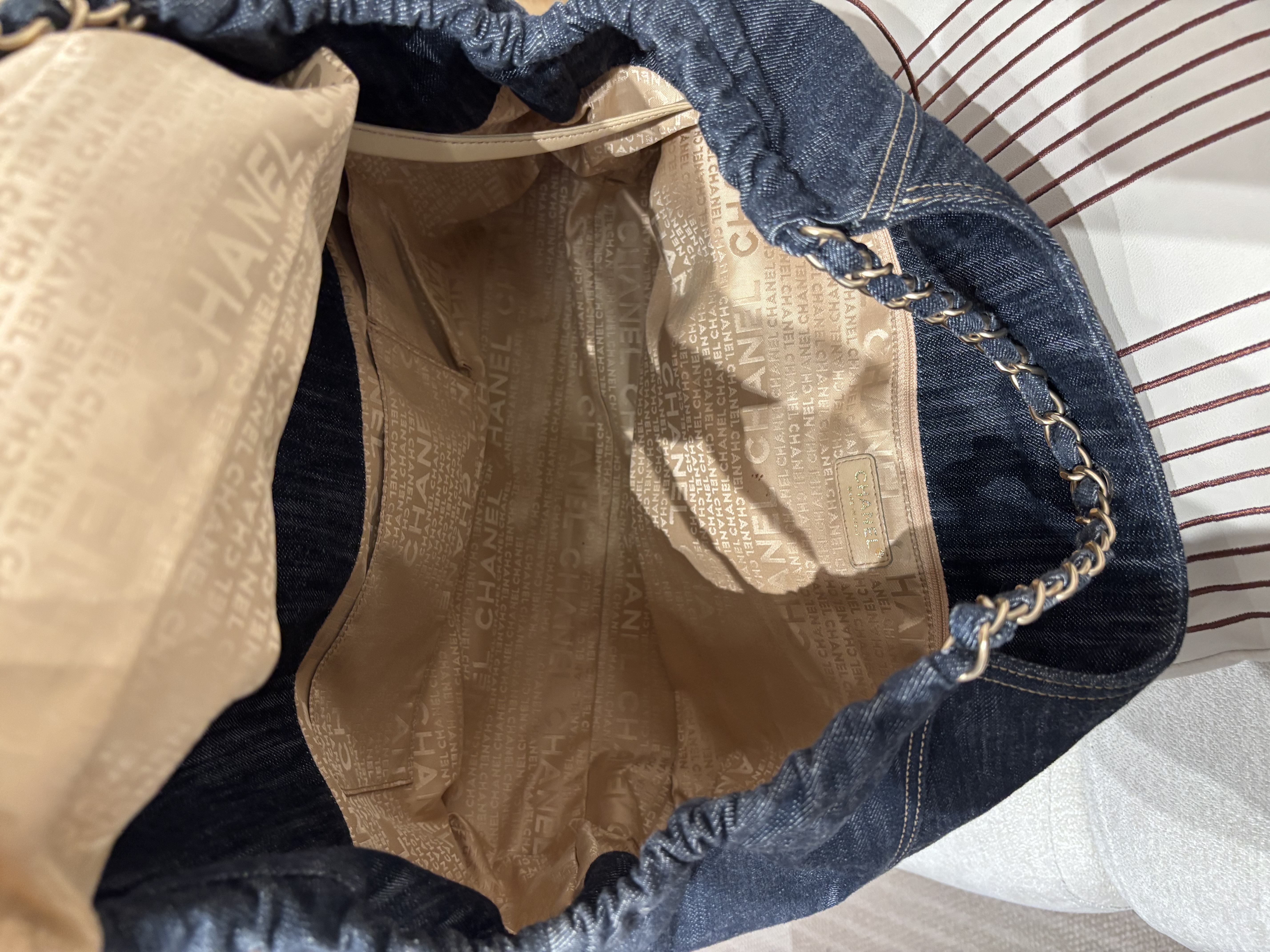CHANEL Cococabath denim hobo 100%Authentic ,98%new ✅card ✅dust bag ✅pouch 