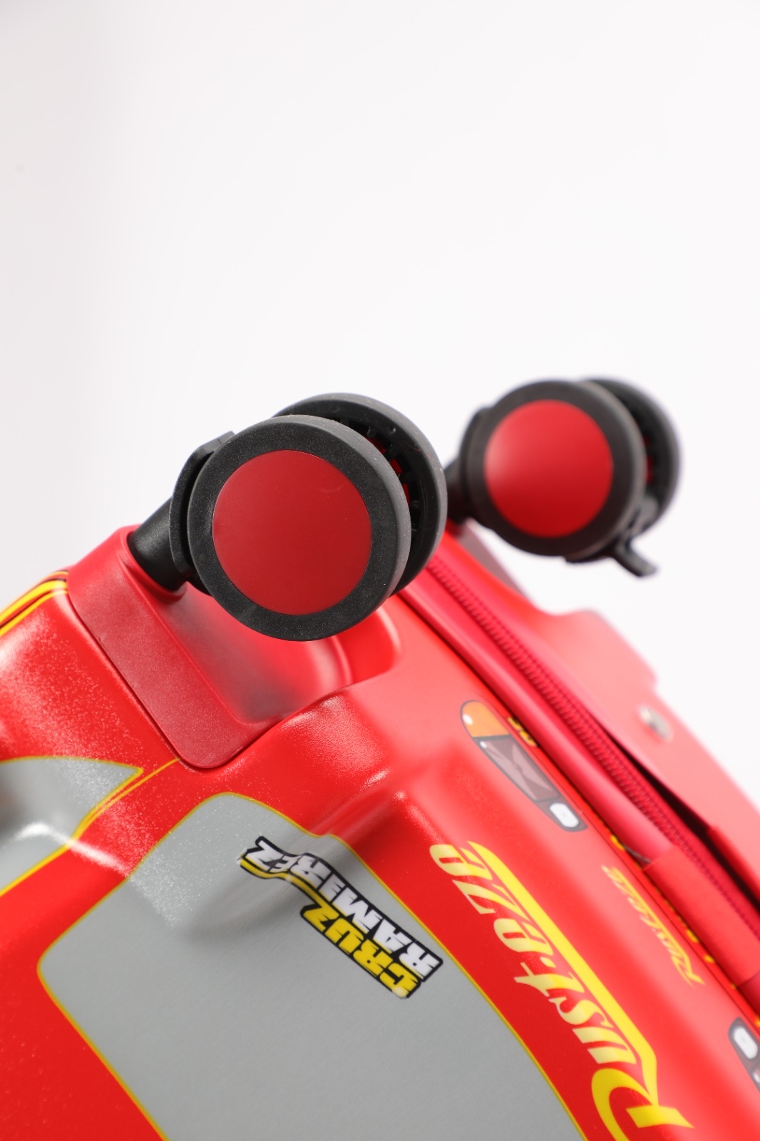 迪士尼行李箱20吋（Cars)