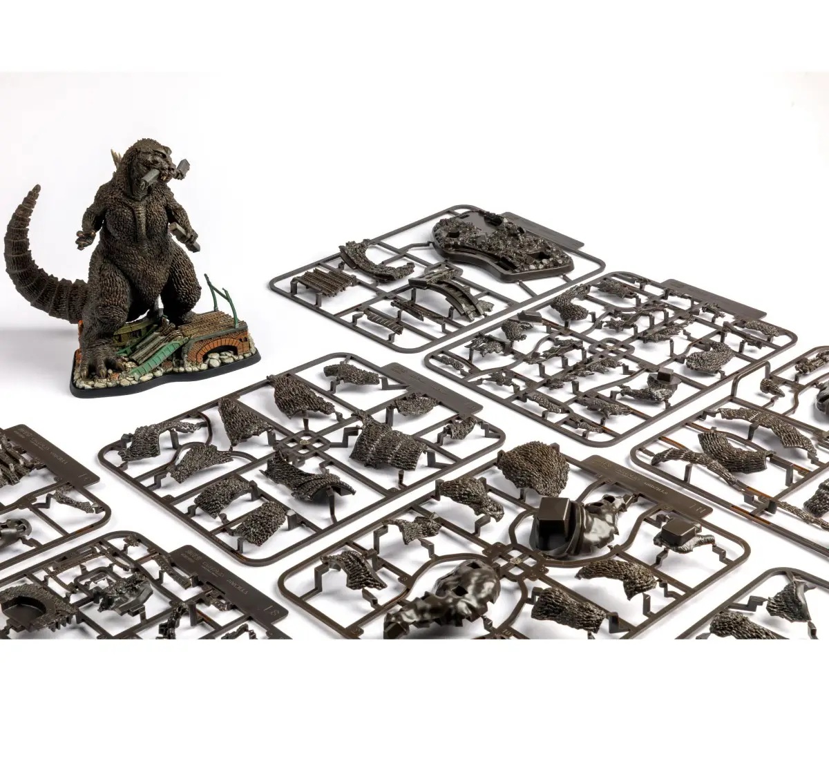 ARTPLA Sculpture Works Godzilla Re:Imagination (Reissue)