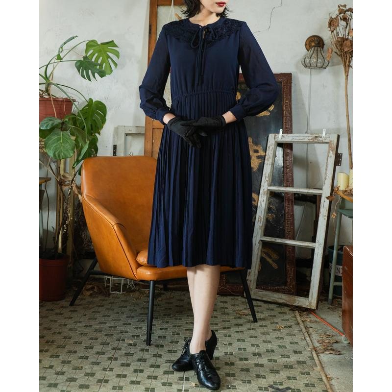 Vintage Japanese Elegant Midnight Blue Lace Embellished Accordion Pleat Day & Night Dress (MT1608-152)