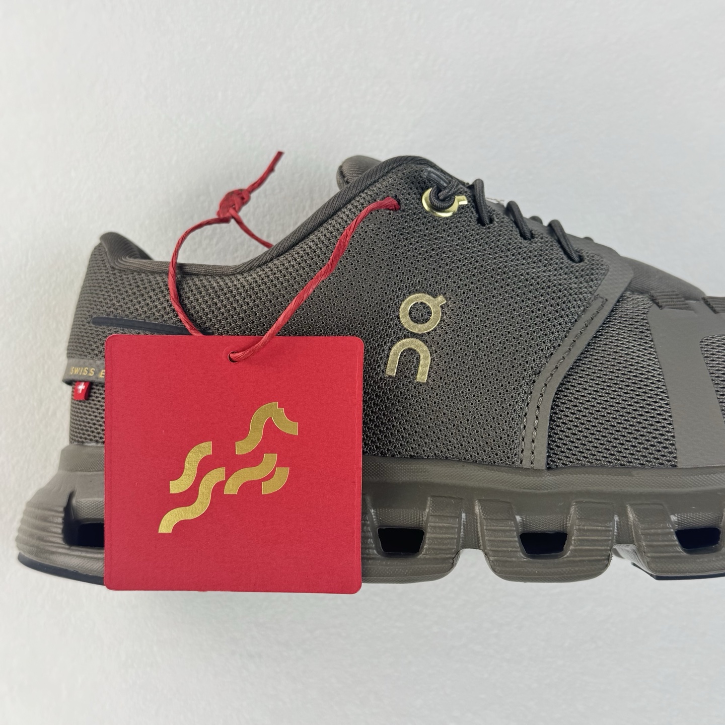 On Cloud 6 "Year of the Horse" 