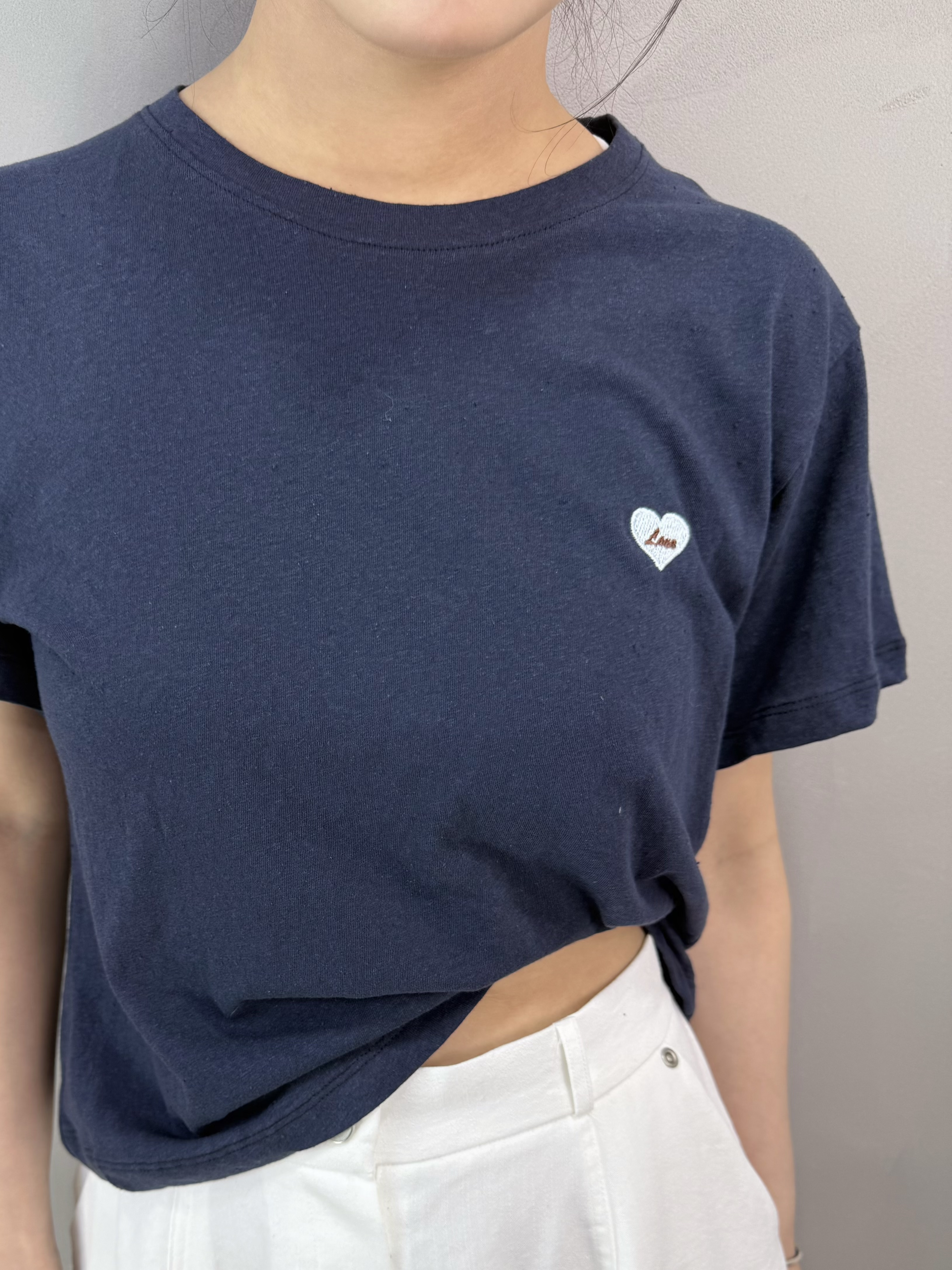 X66 刺繡心心短tee