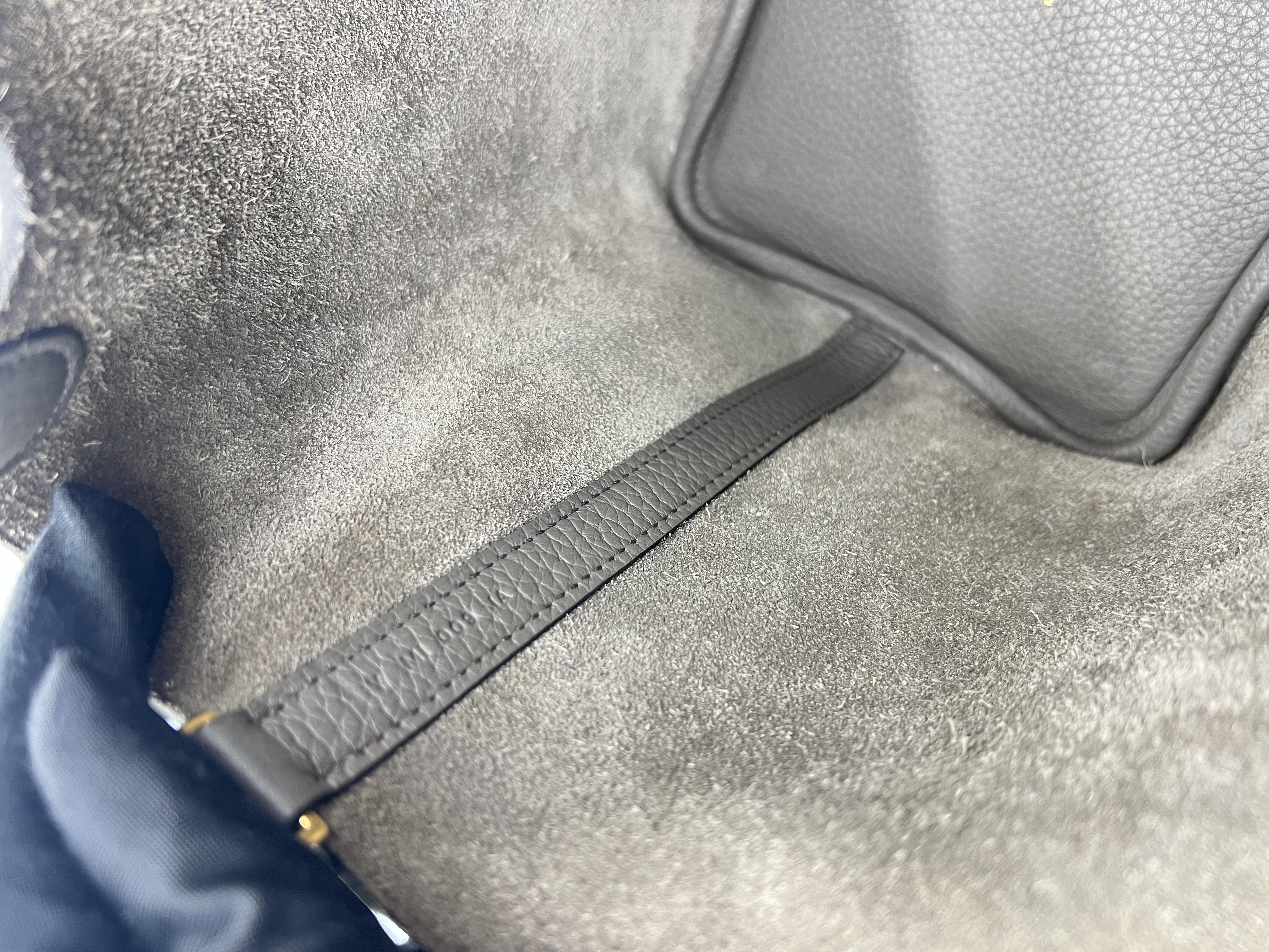 Pre-Owned HERMES P18 / 錫器灰 Stamp Y / Product Code: 26060905