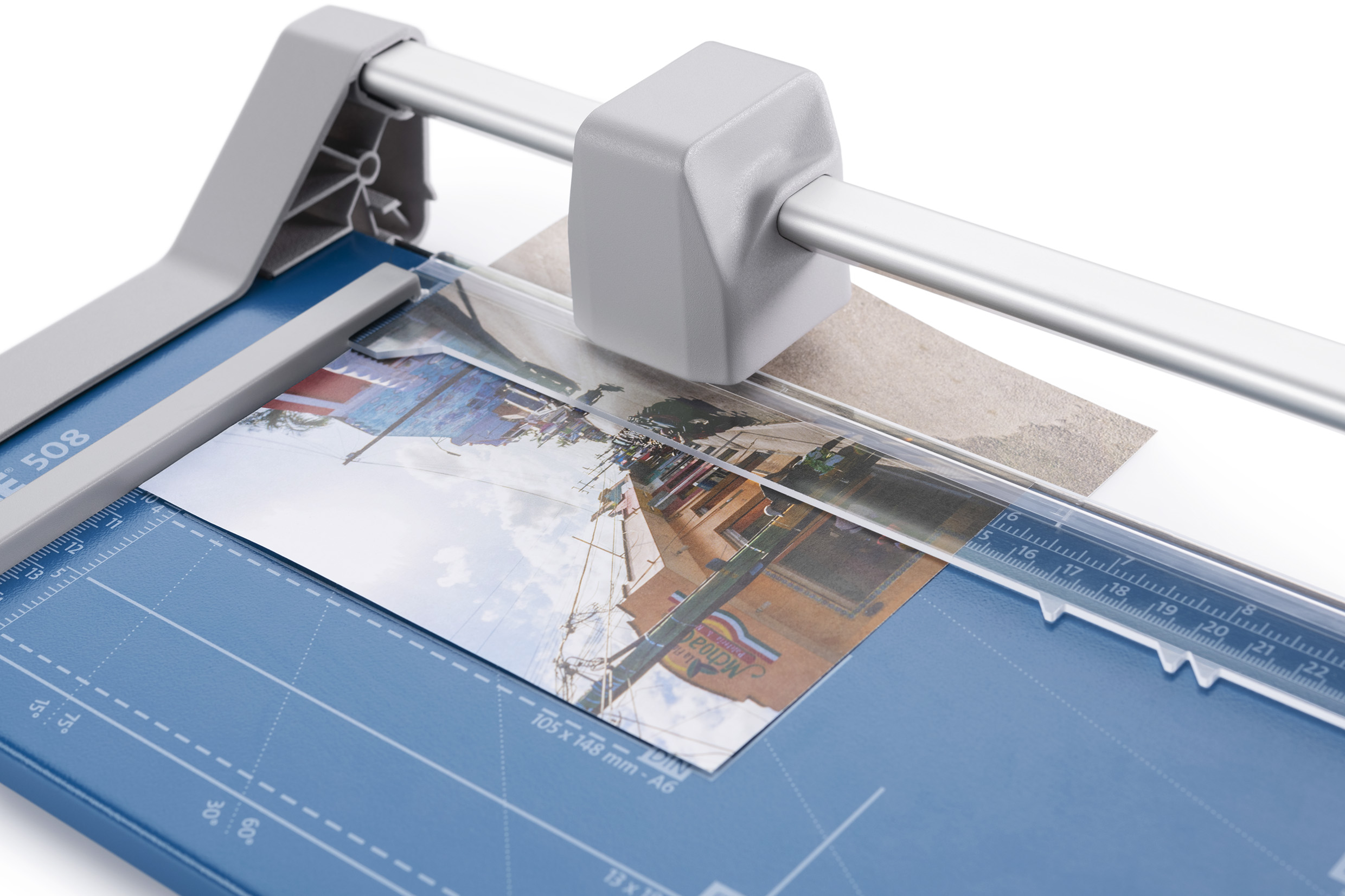 Dahle 507 : 3RD Generation Paper Trimmer, able to cut 320mm length, 0.8mm in thickness 