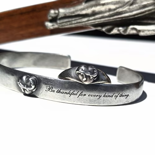 Vantique SACRED HEART BRACELET pre order~