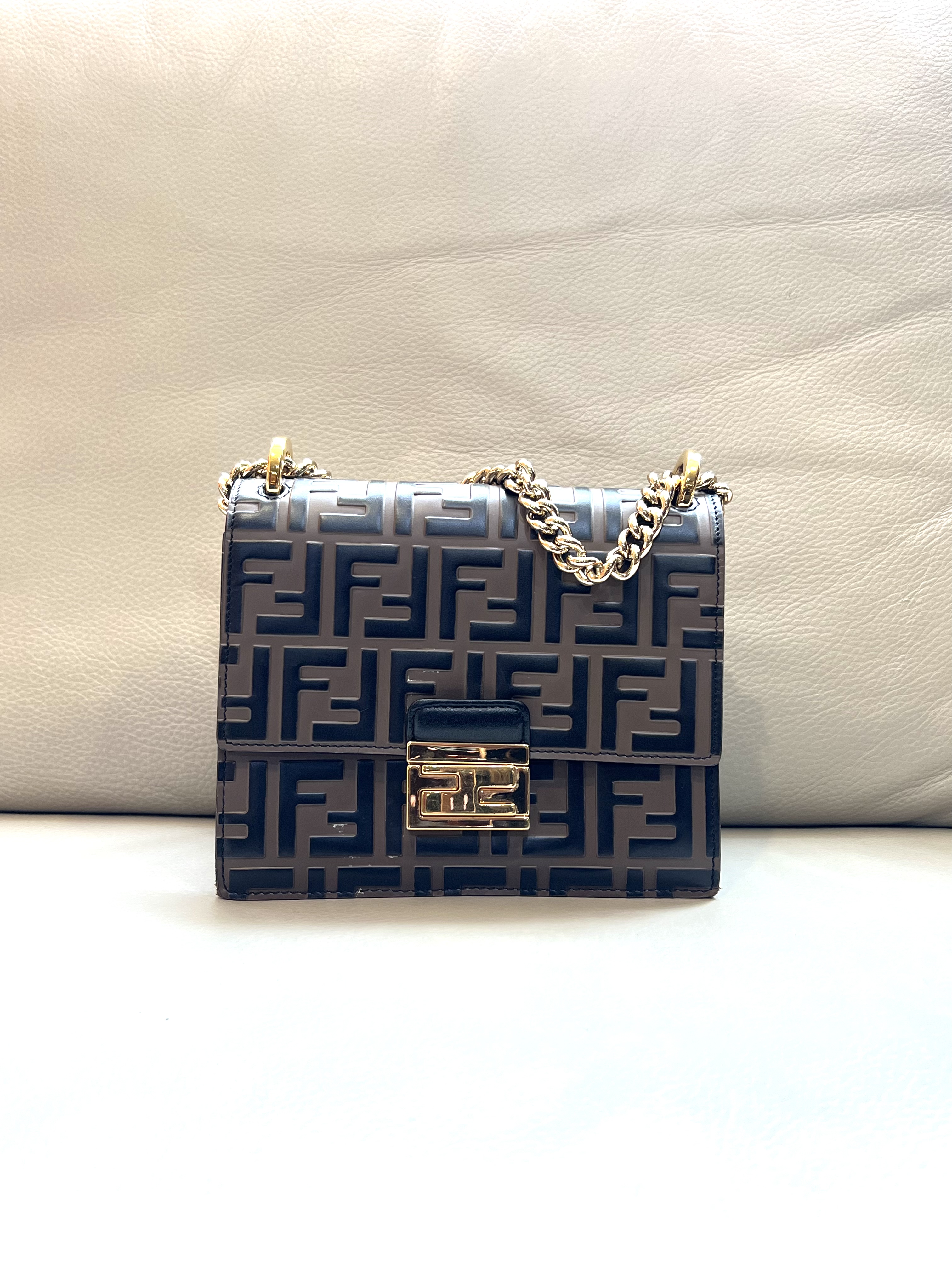 Pre-Owned FENDI Kan U Bag / Product Code: 26041630