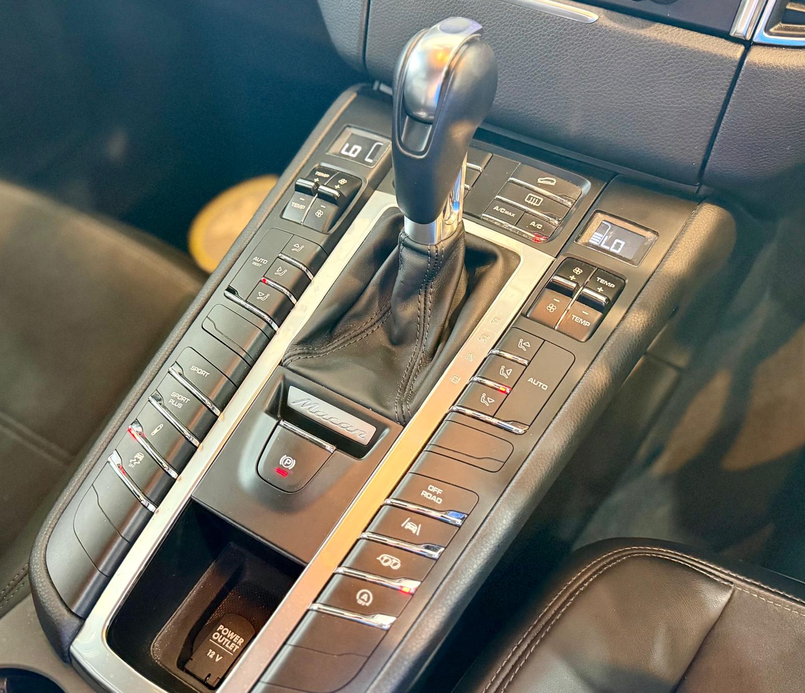 Porsche Macan GTS 2016