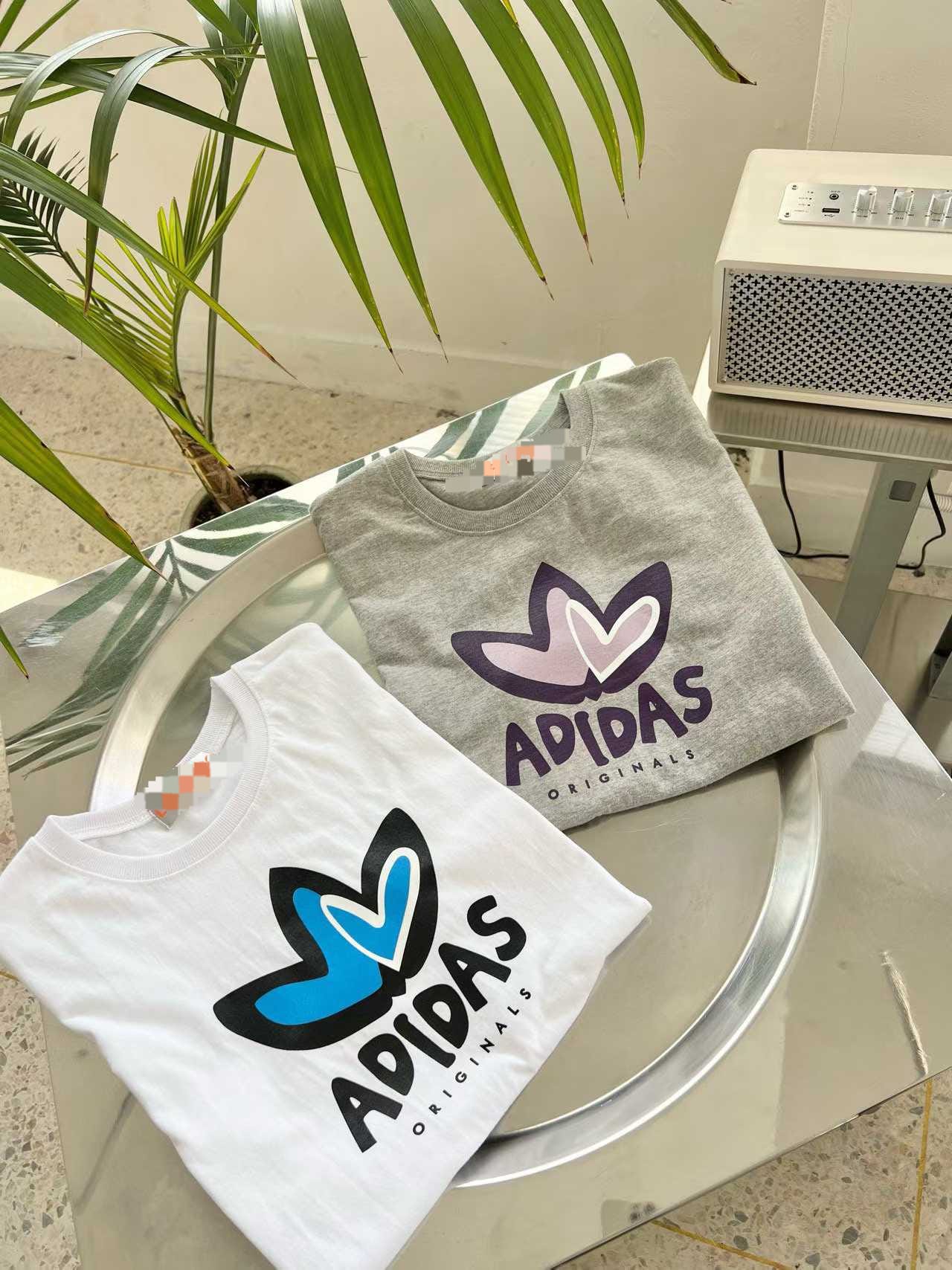 ＜限時預購＞變奏版三葉草 Tee  TW260307K01 《9/3截單，預計4月中旬到港》