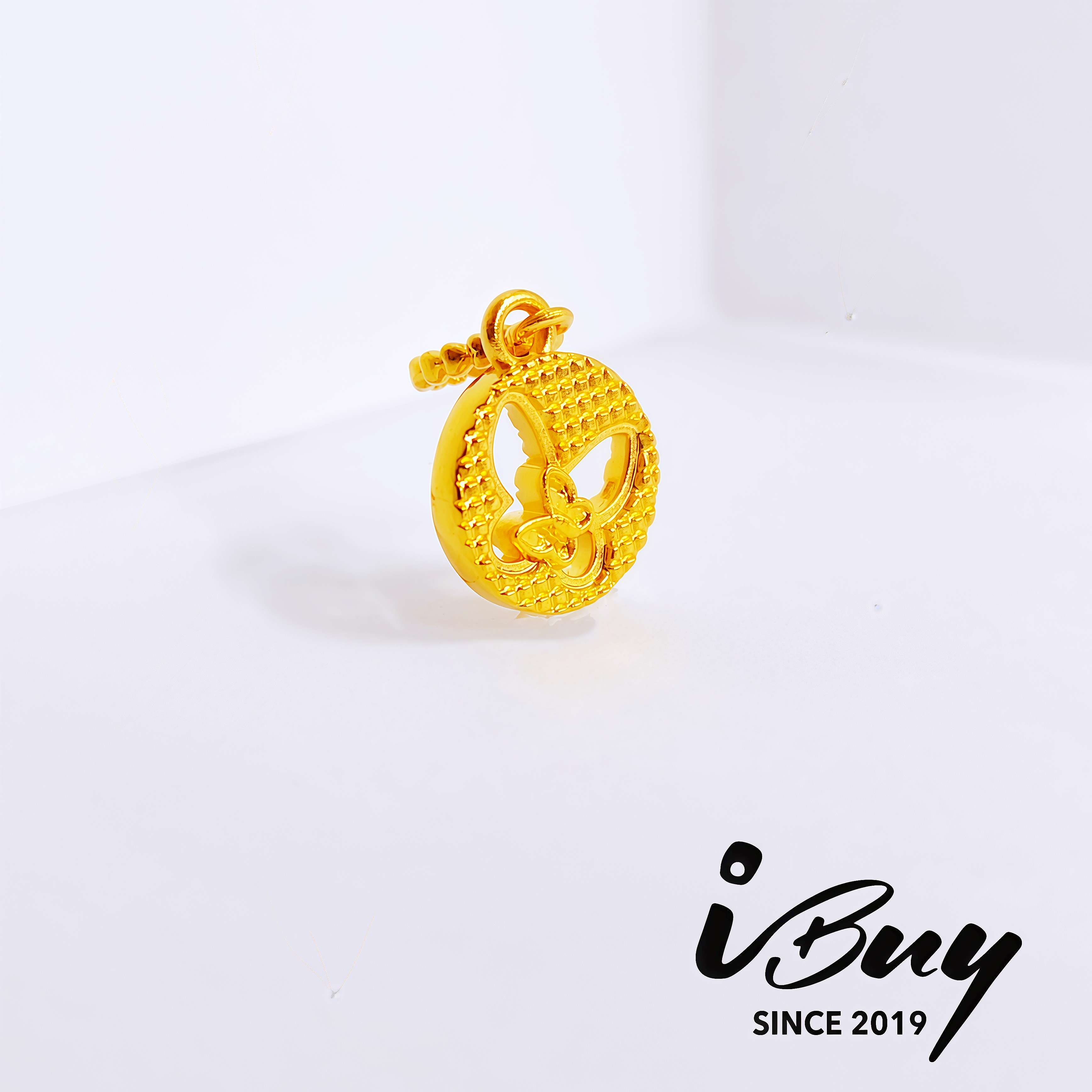 916 HARD GOLD DIAMOND-CUT DOUBLE LAYER BUTTERFLY ROUND CHARM 916 硬金 菱格纹圆形蝶中蝶串咀