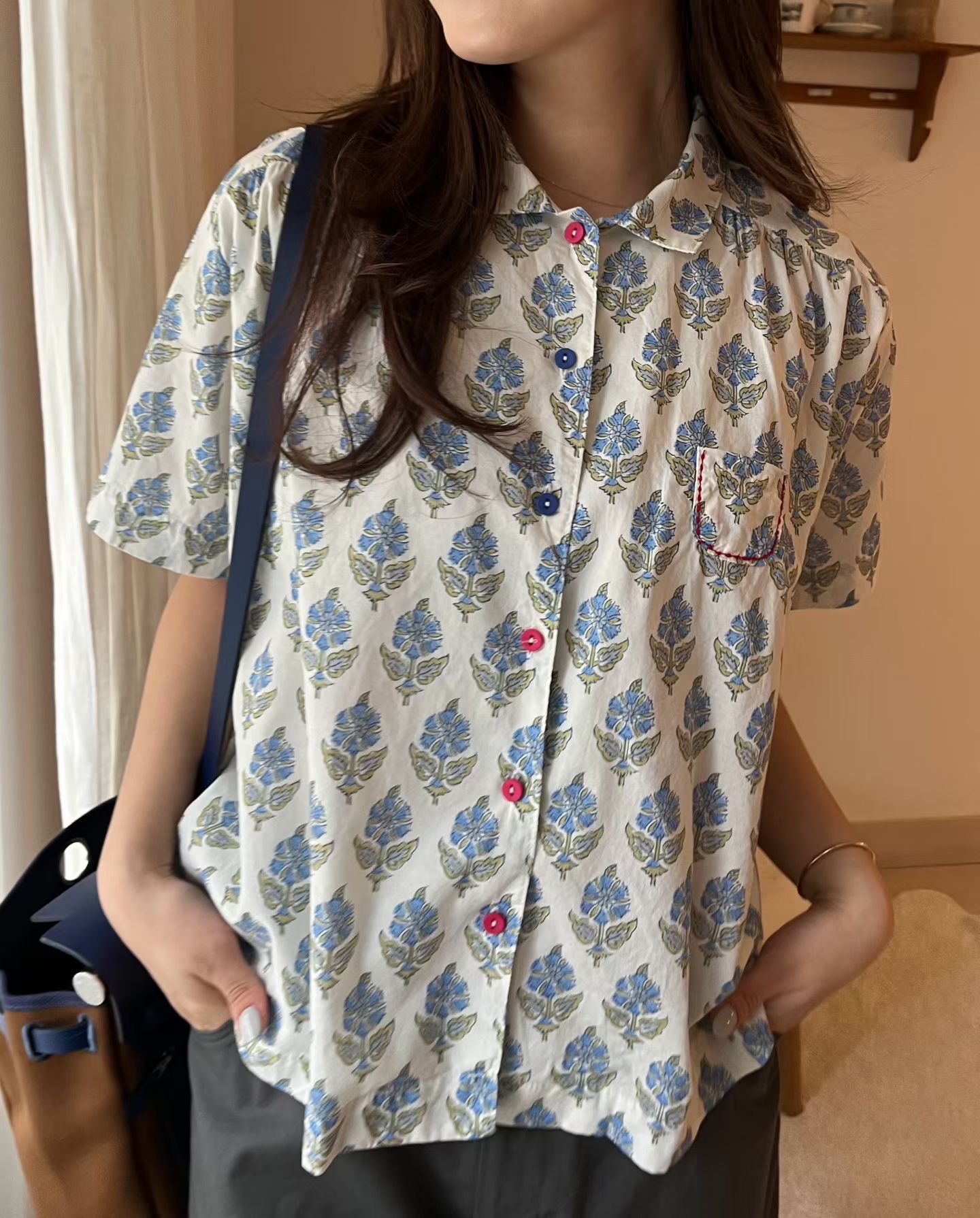 AT ON 復古花布小領恤