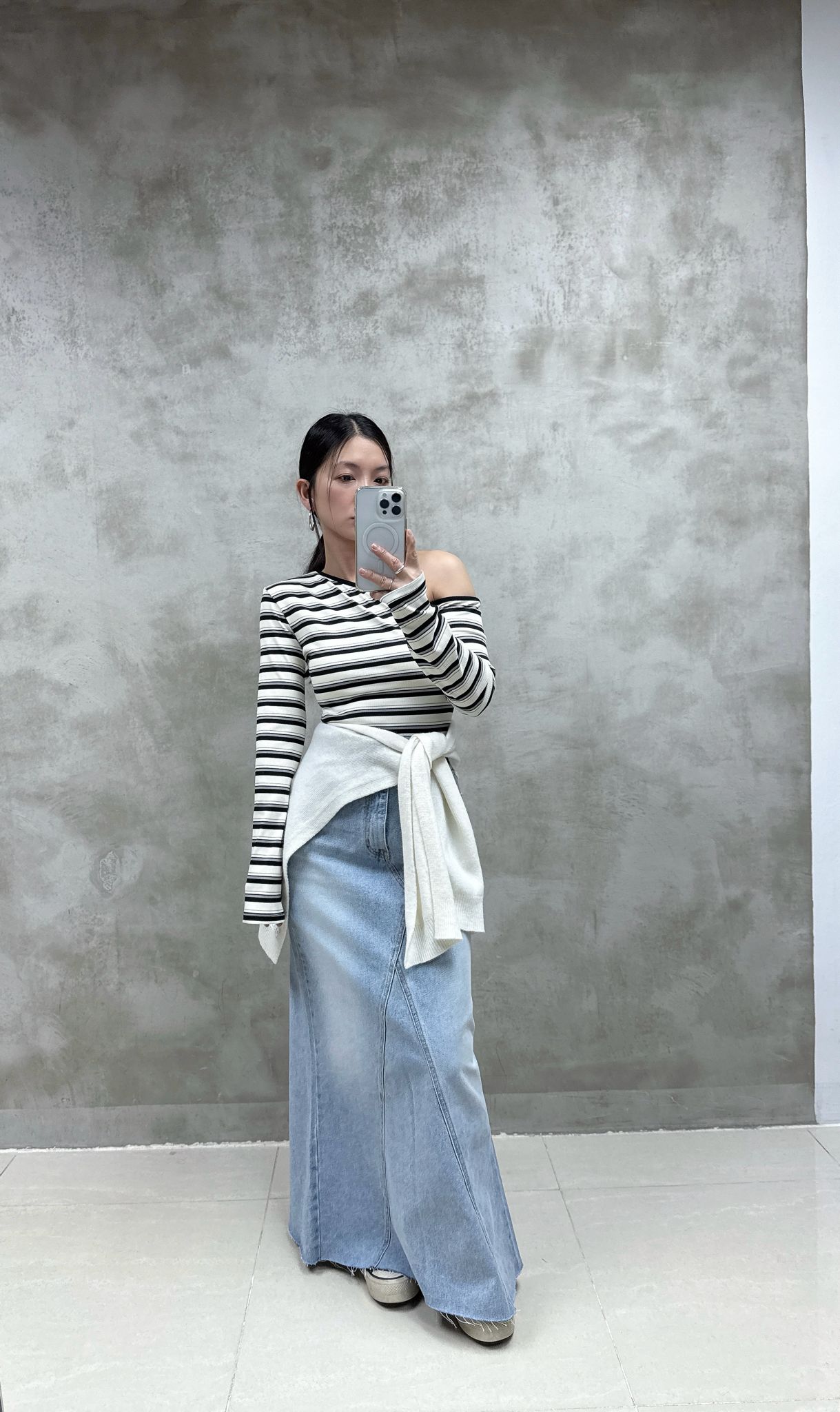 A01 單邊露膊橫間Top