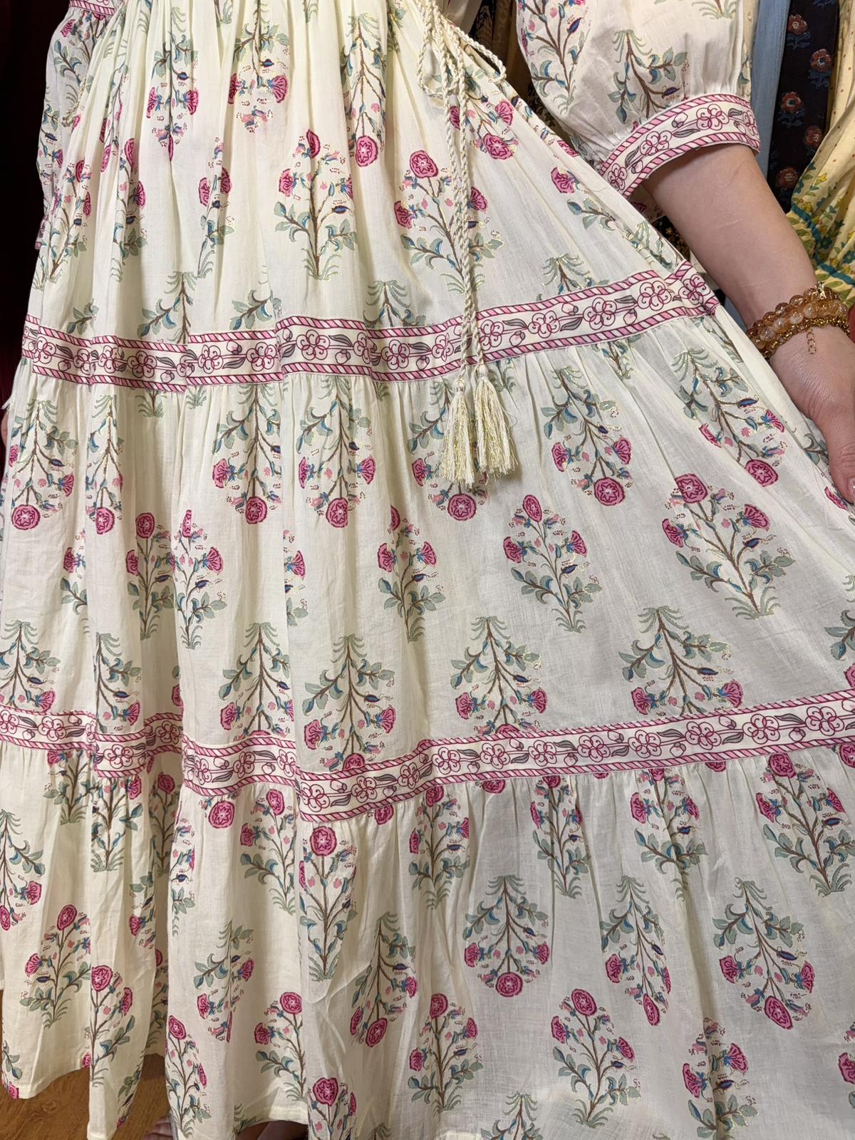 Milky Cottage Floral 4-Rope OP 44" #1463