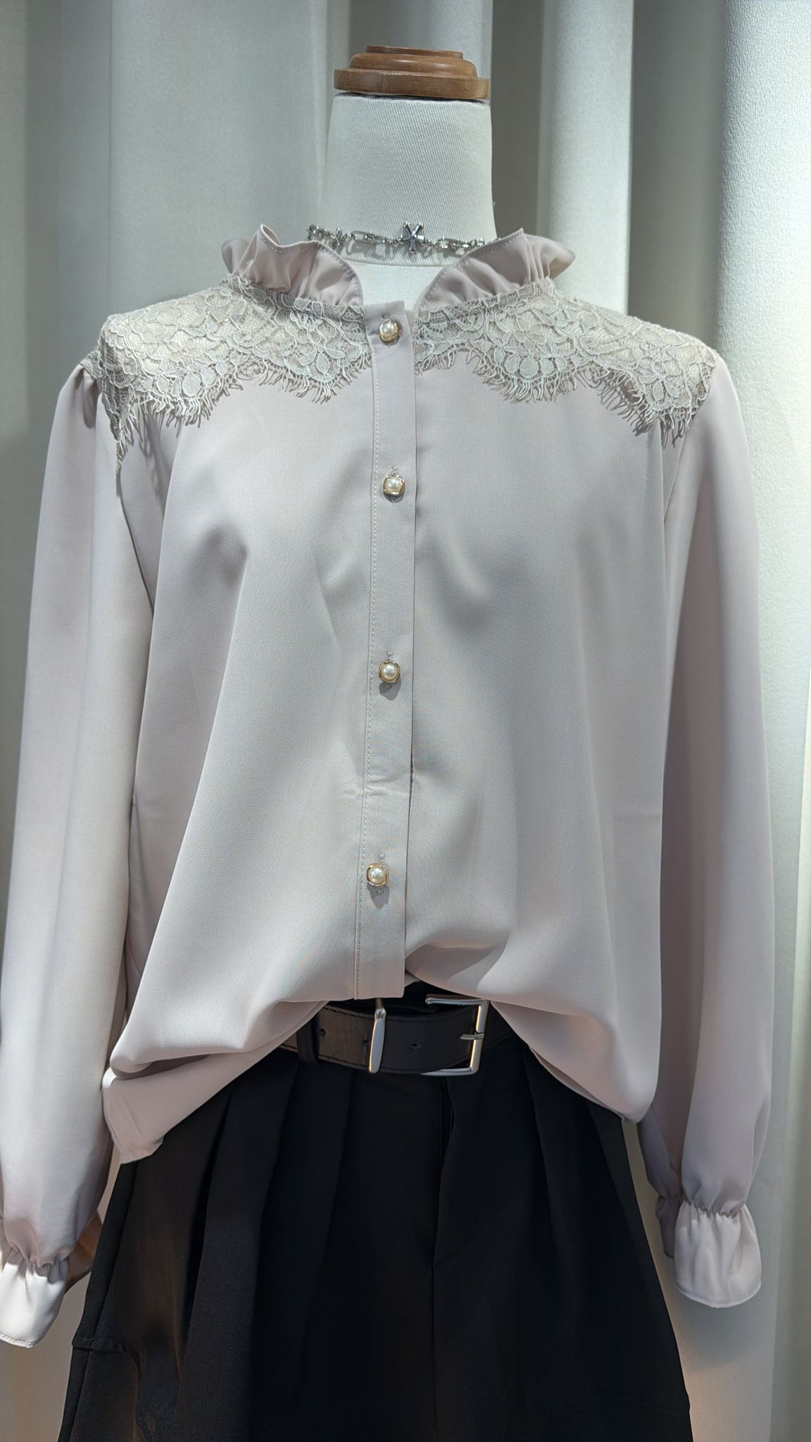 復古蕾絲領珍珠鈕扣襯衫