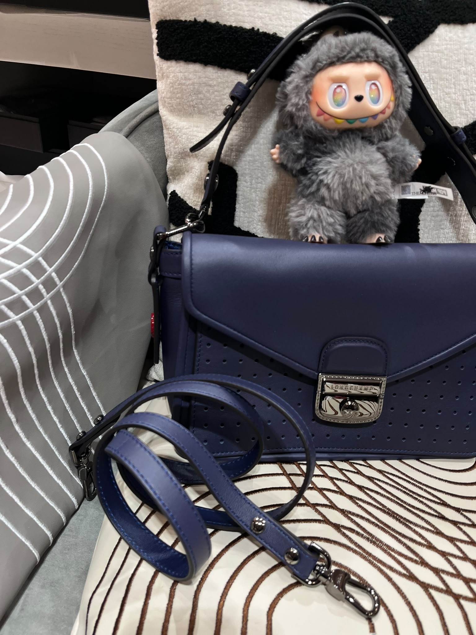 Longchamp Shoulder bag 100%Authentic, 98%New