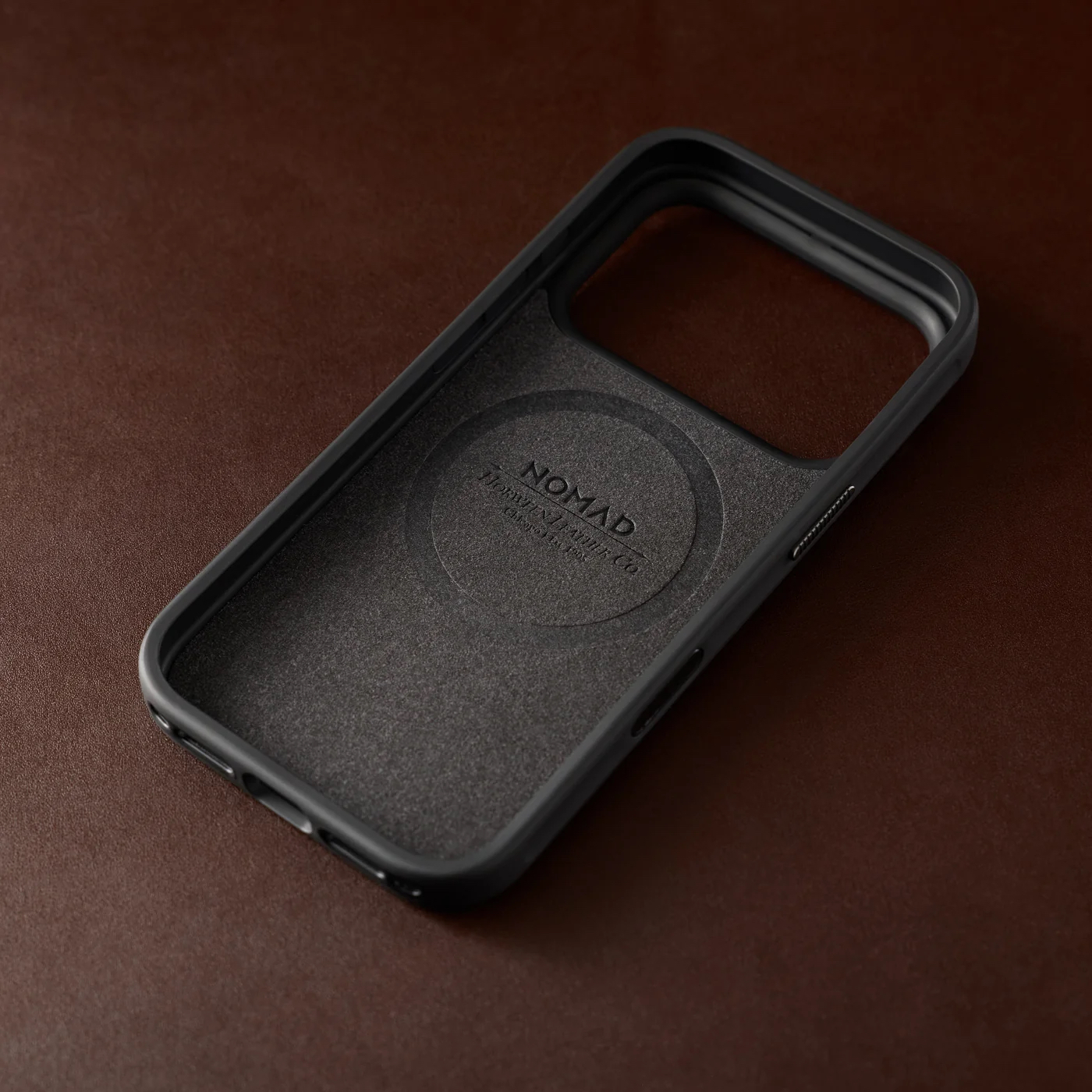 Nomad Modern Leather (Horween)Case For iPhone18/17Pro系列