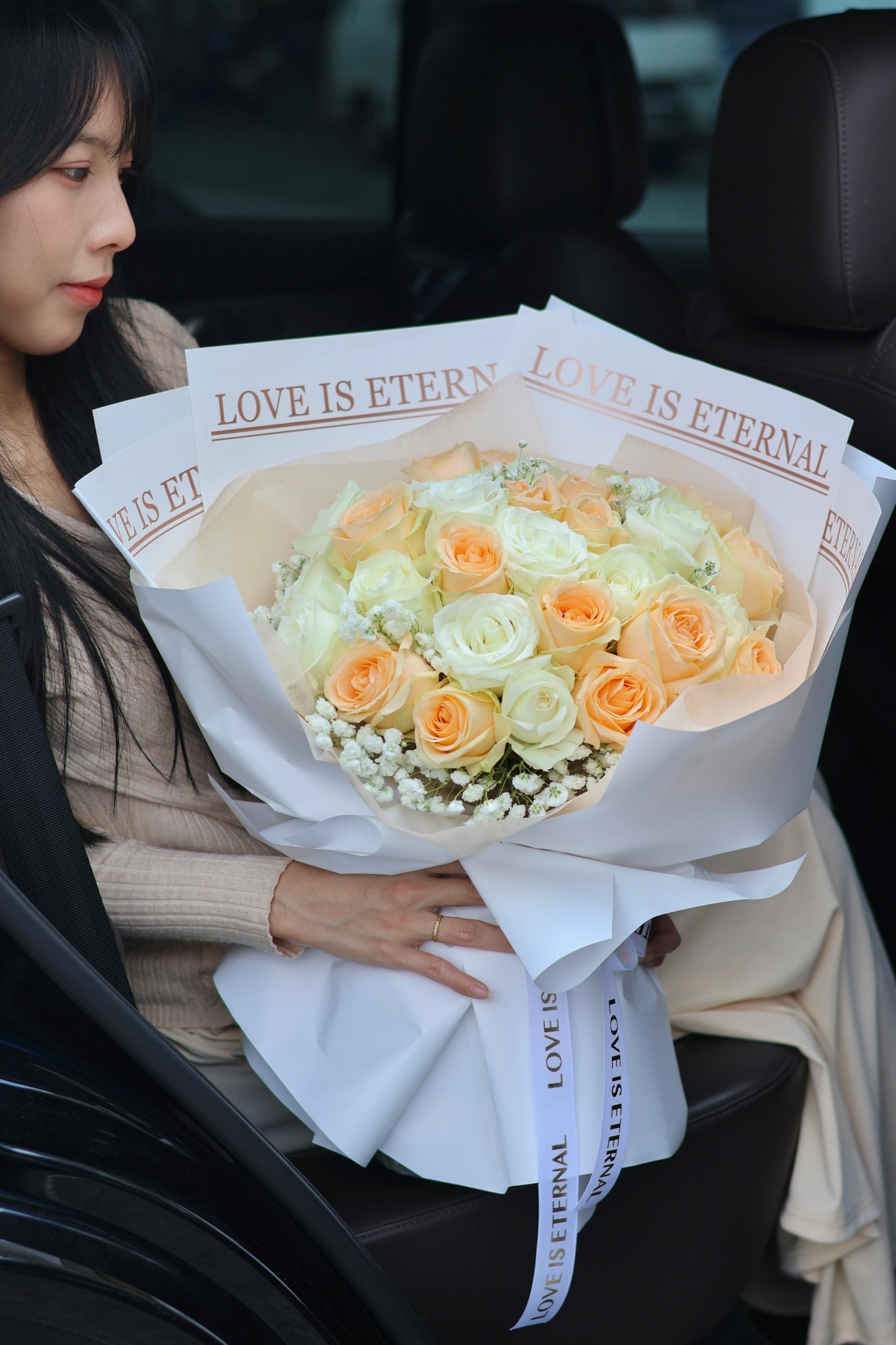 33 stalks Roses - One Forever 