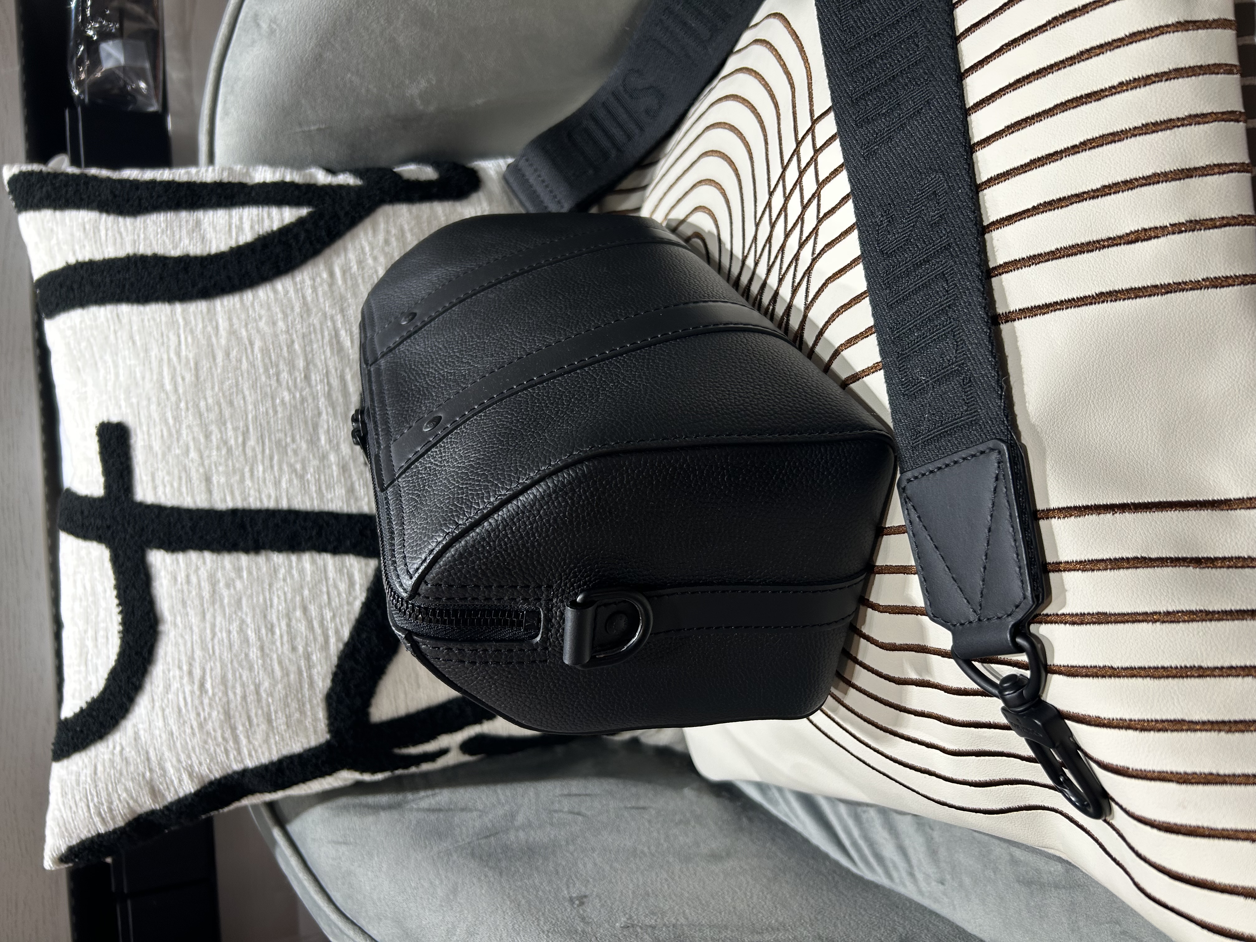 Lv city keepall M59255 黑色Aerogram粒面小牛皮 100%Authentic ,98%new ✅NFC✅dust bag✅盒