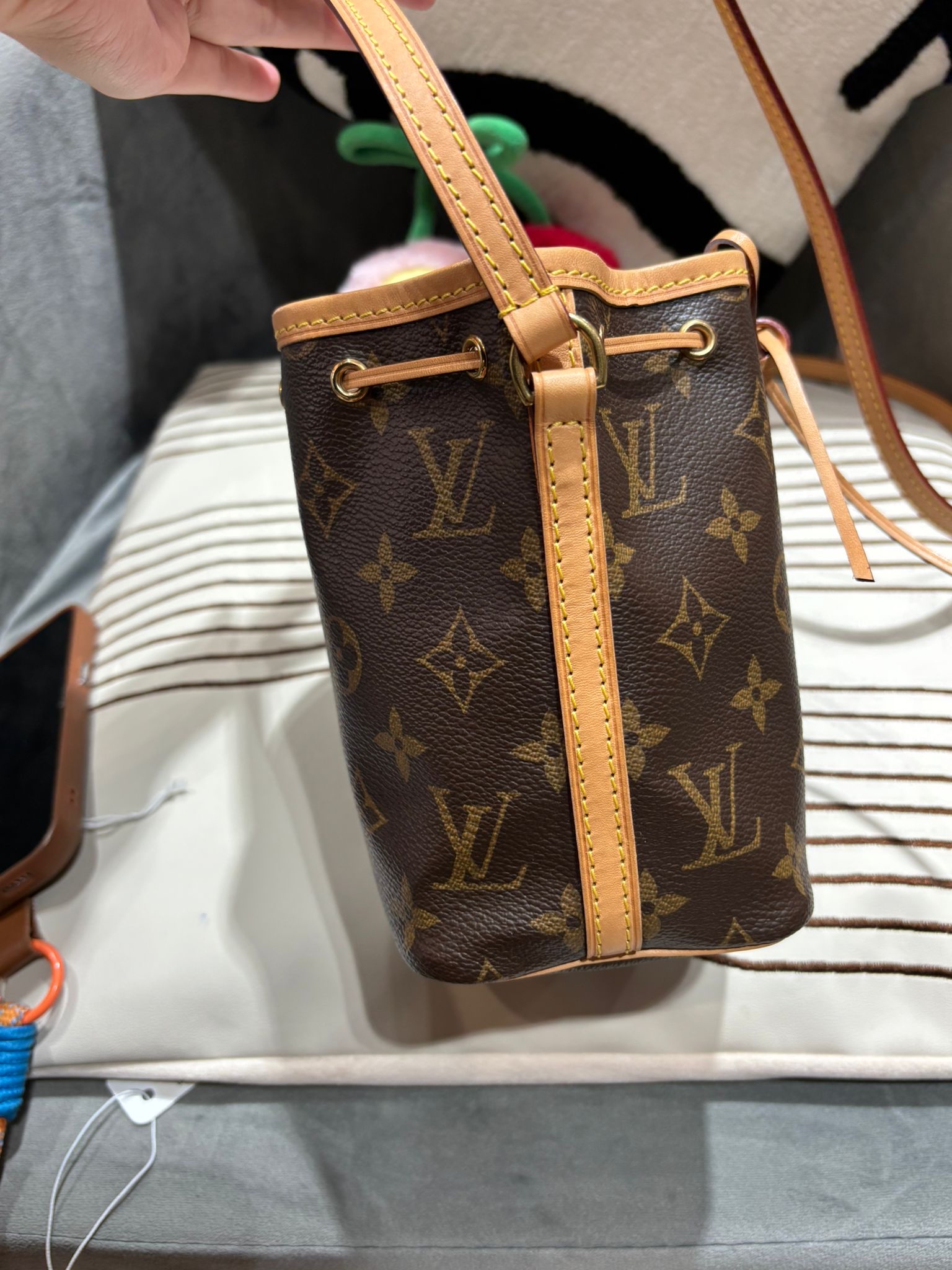 Lv NANO NOE monogram bucket Shoulder Bag M41346 100%Authentic ,98%new ✅dust bag 