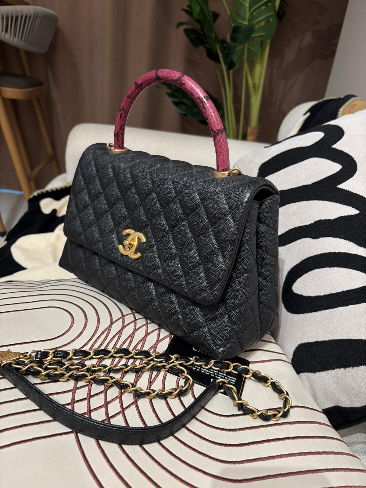 Chanel coco handle medium 黑色荔枝牛皮復古金扣，絕版罕有蛇手柄 100%Authentic, 98%new ✅26card ✅dust bag ✅box 