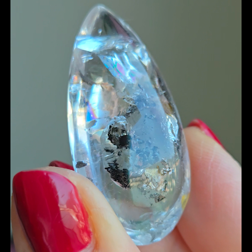 Enhydro cabochon with big bubble and carbon - EN4