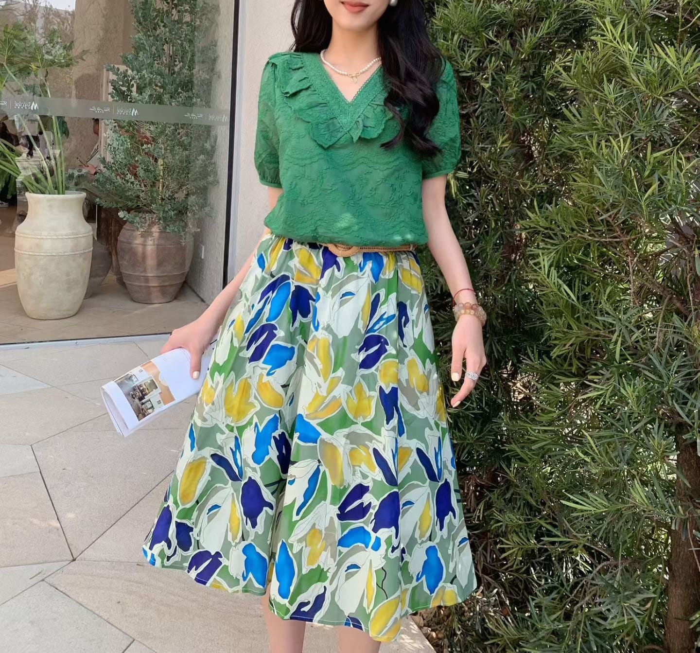 刺綉通花料花邊領top (胸M38寸 L40寸 XL42寸 落單備注顔色碼數)