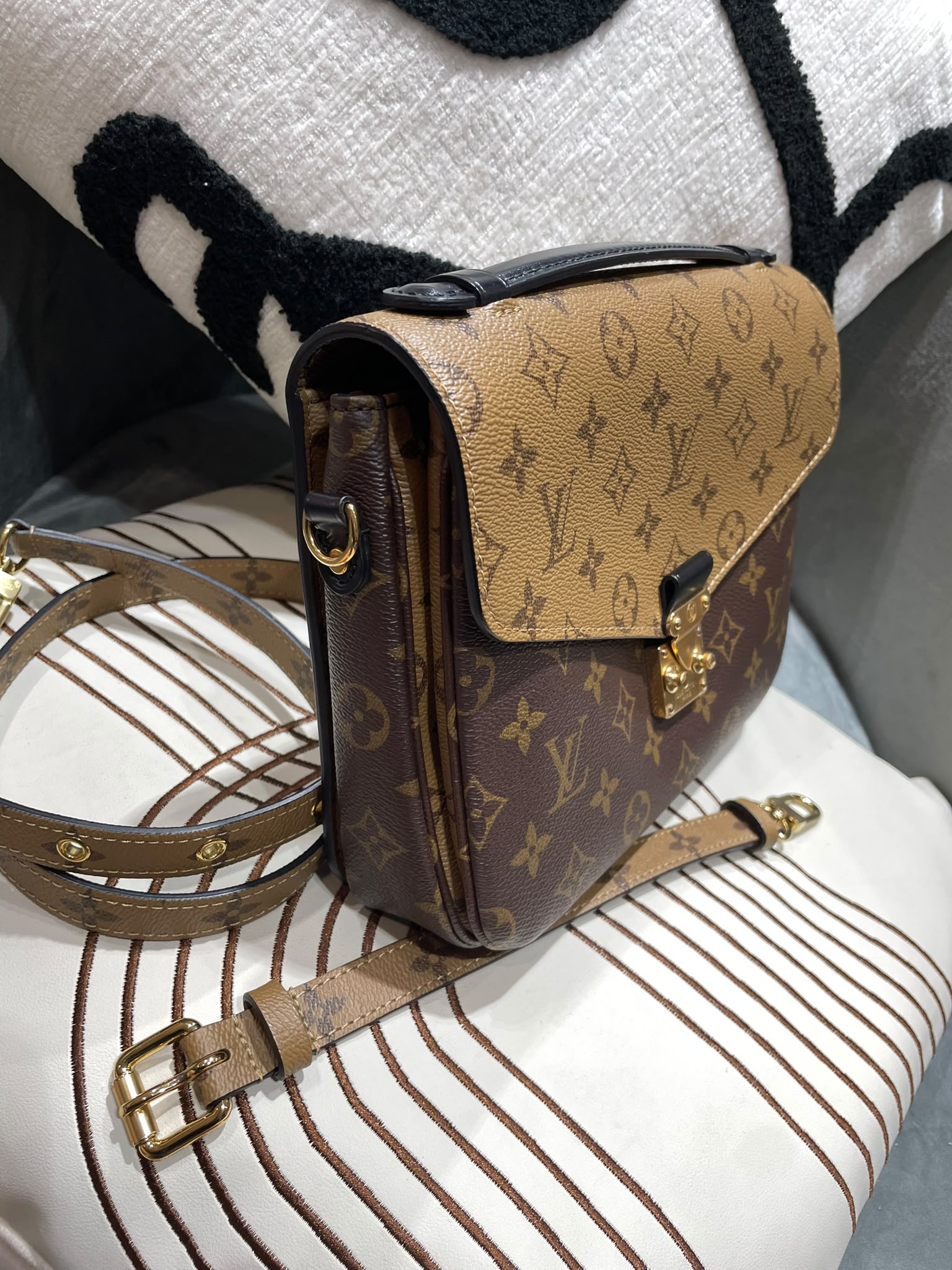 LV Metis Monogram 100%Authentic, 99%New ✅Dust bag ✅Box