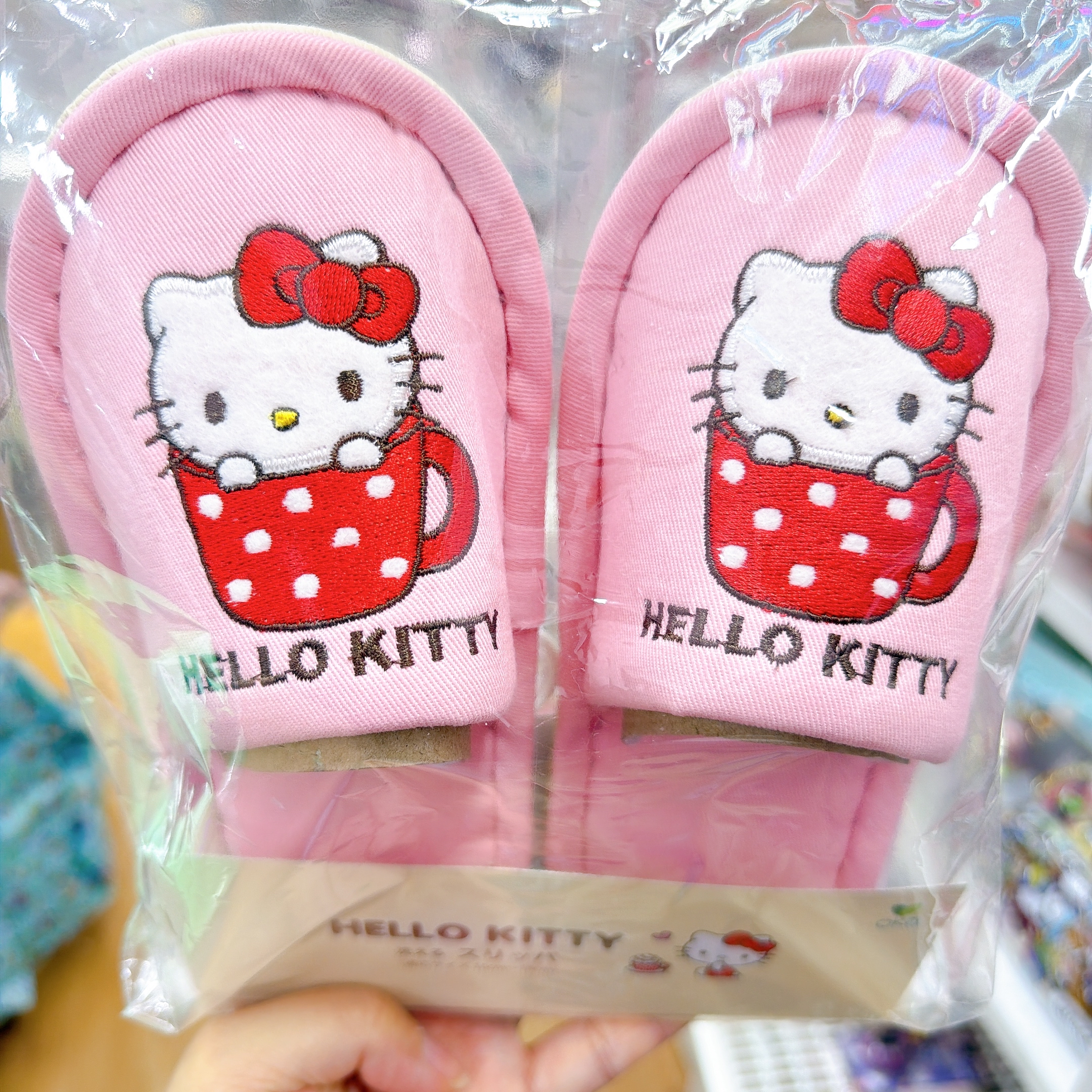 日本直送Hello Kitty小童家具拖鞋16至18 cm