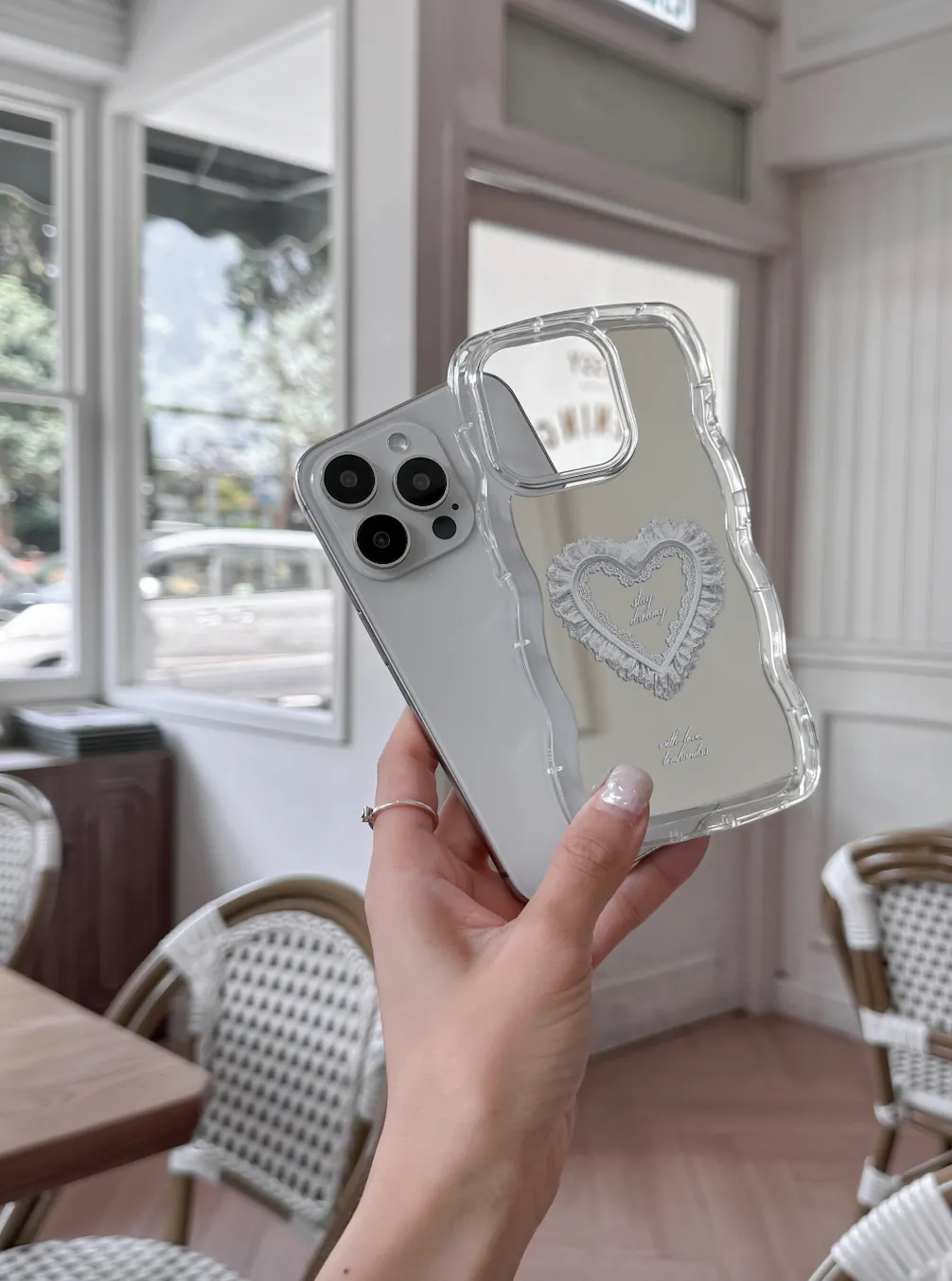 【Stay Dreamy】波浪邊框鏡面 iPhone Case