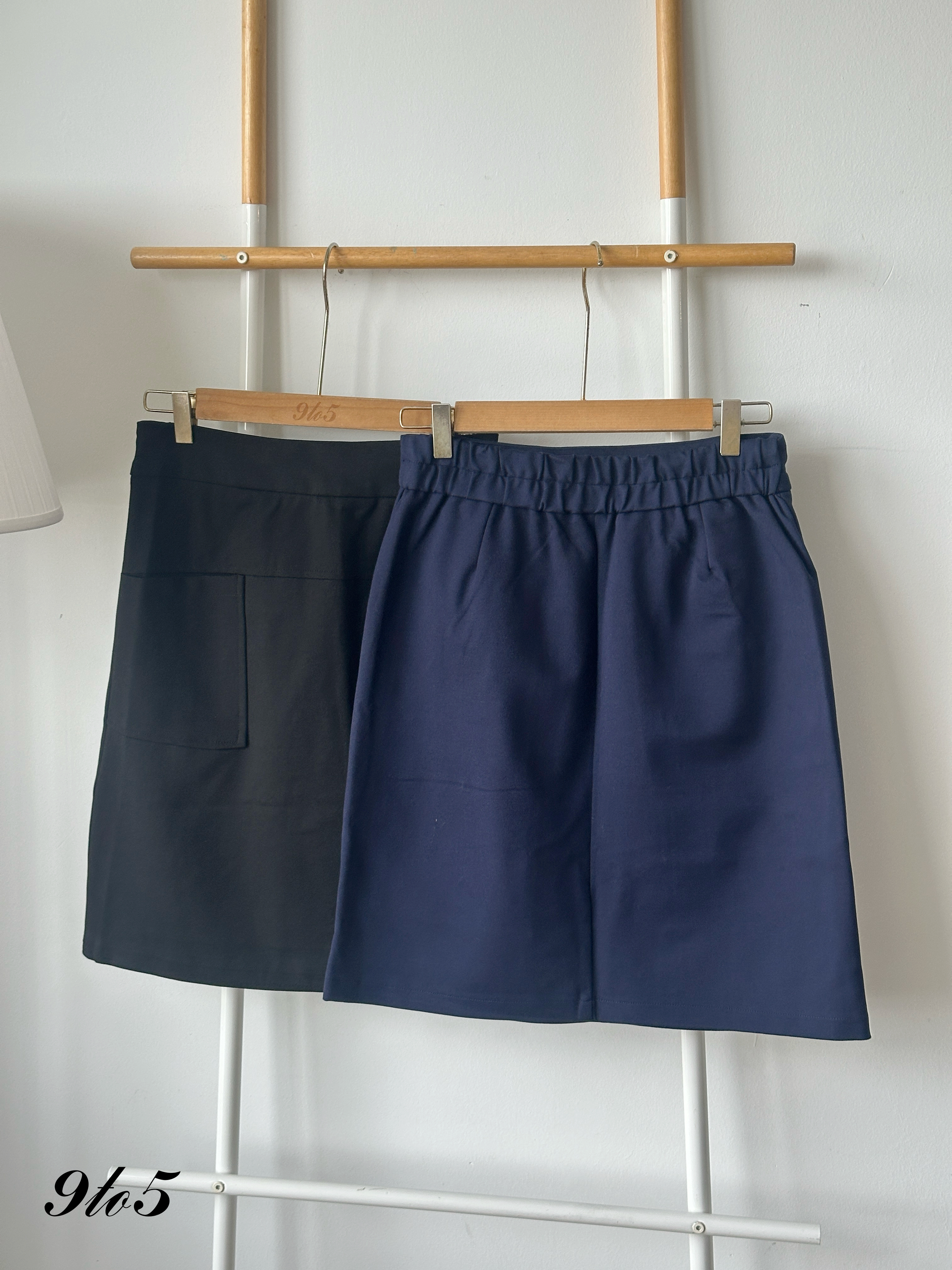 S1889 A Line Mid Skirt - Black & Blue