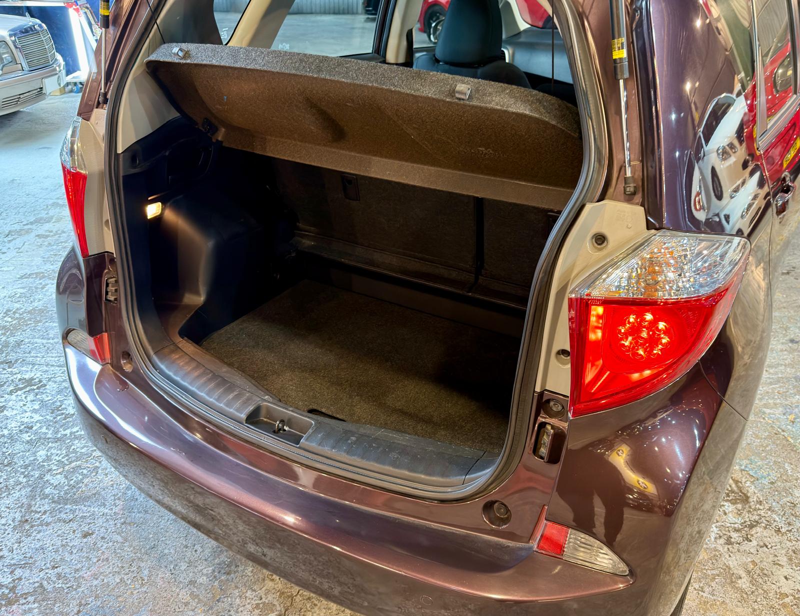 Toyota Ractis Verso 2011