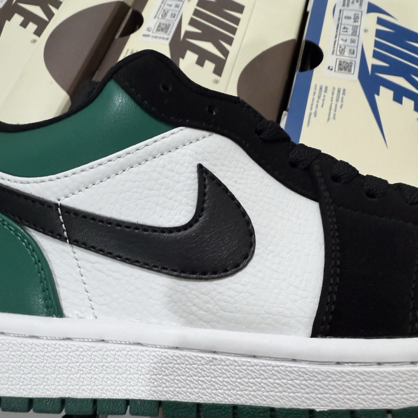 Nike Air Jordan 1 Low 553558-113