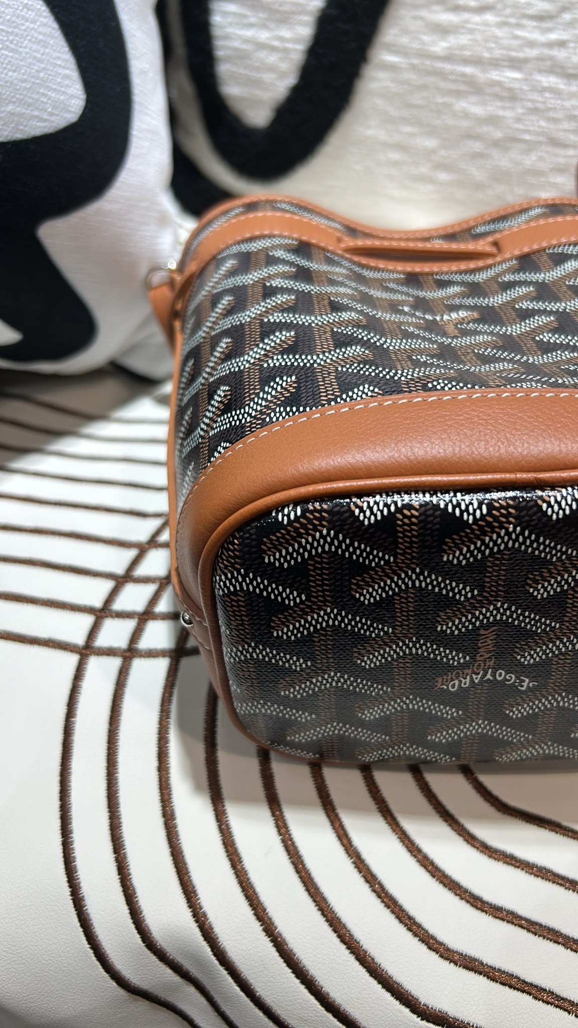 Goyard mini flot bucket bag 100%Authentic,全新未使用品  ✅收據✅dust bag✅tap