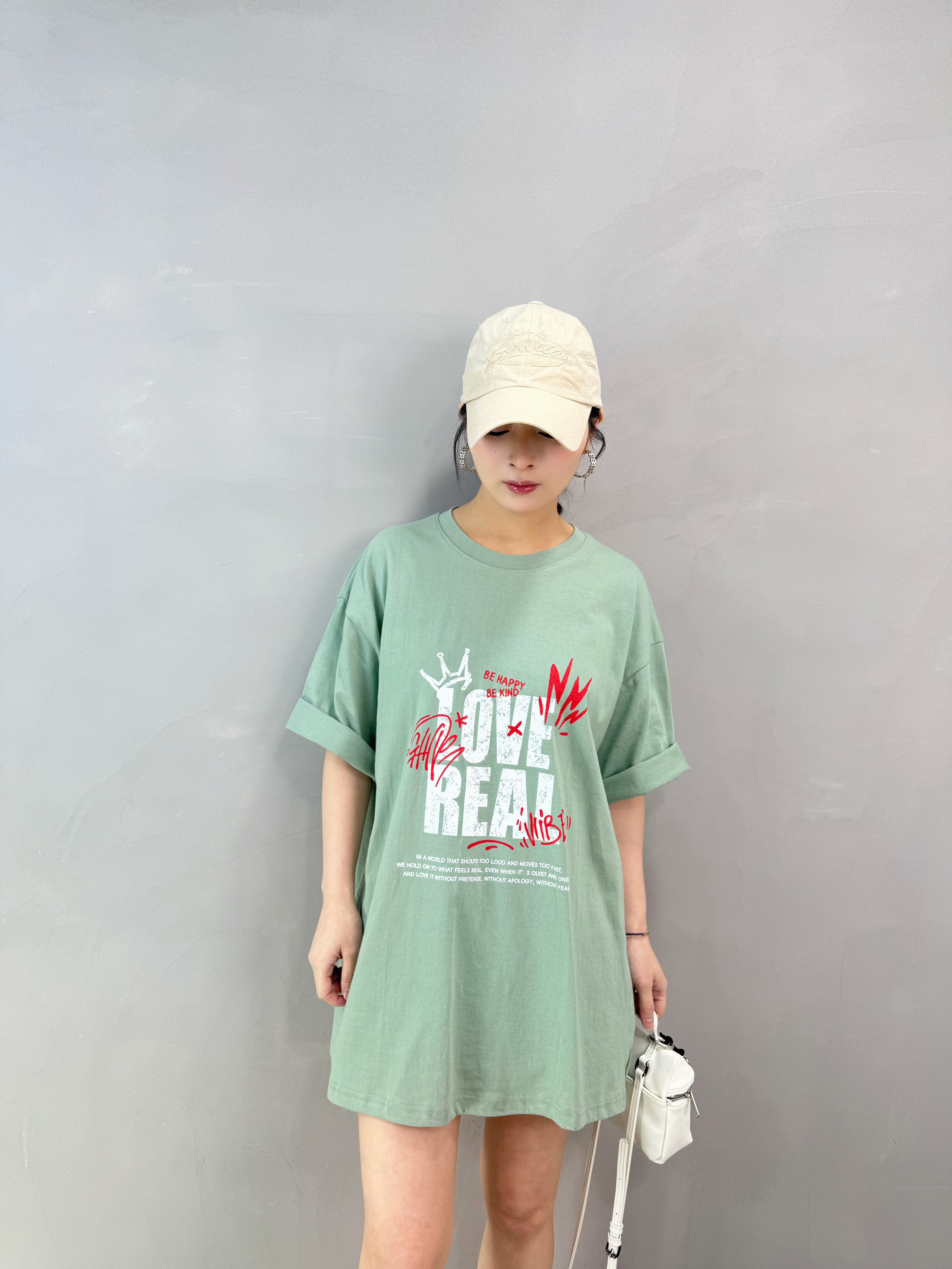 S62 Love real小開叉tee