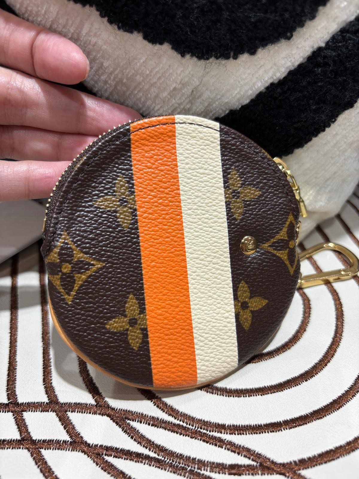 Louis Vuitton LV Bell Boy Coin & Key Case 100%Authentic, 98%New ✅Dust bag