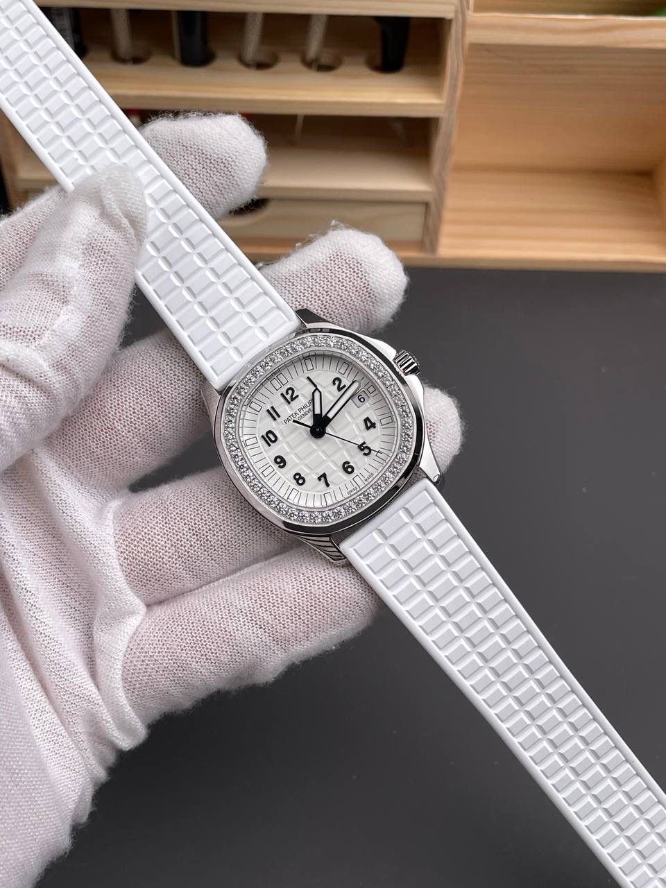 🌐百达翡丽 女手雷5067 白盘钻圈/35.6mm/石英款🌐