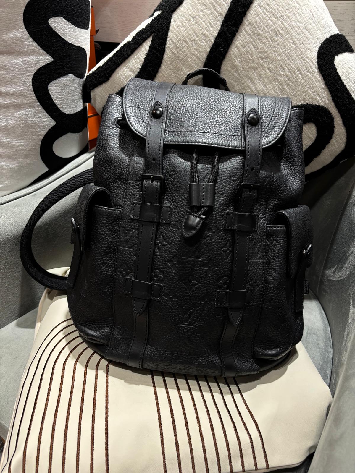 LV Christopher PM Backpack calfksin 黑色牛皮 100%Authentic,95%new ✅dust bag 