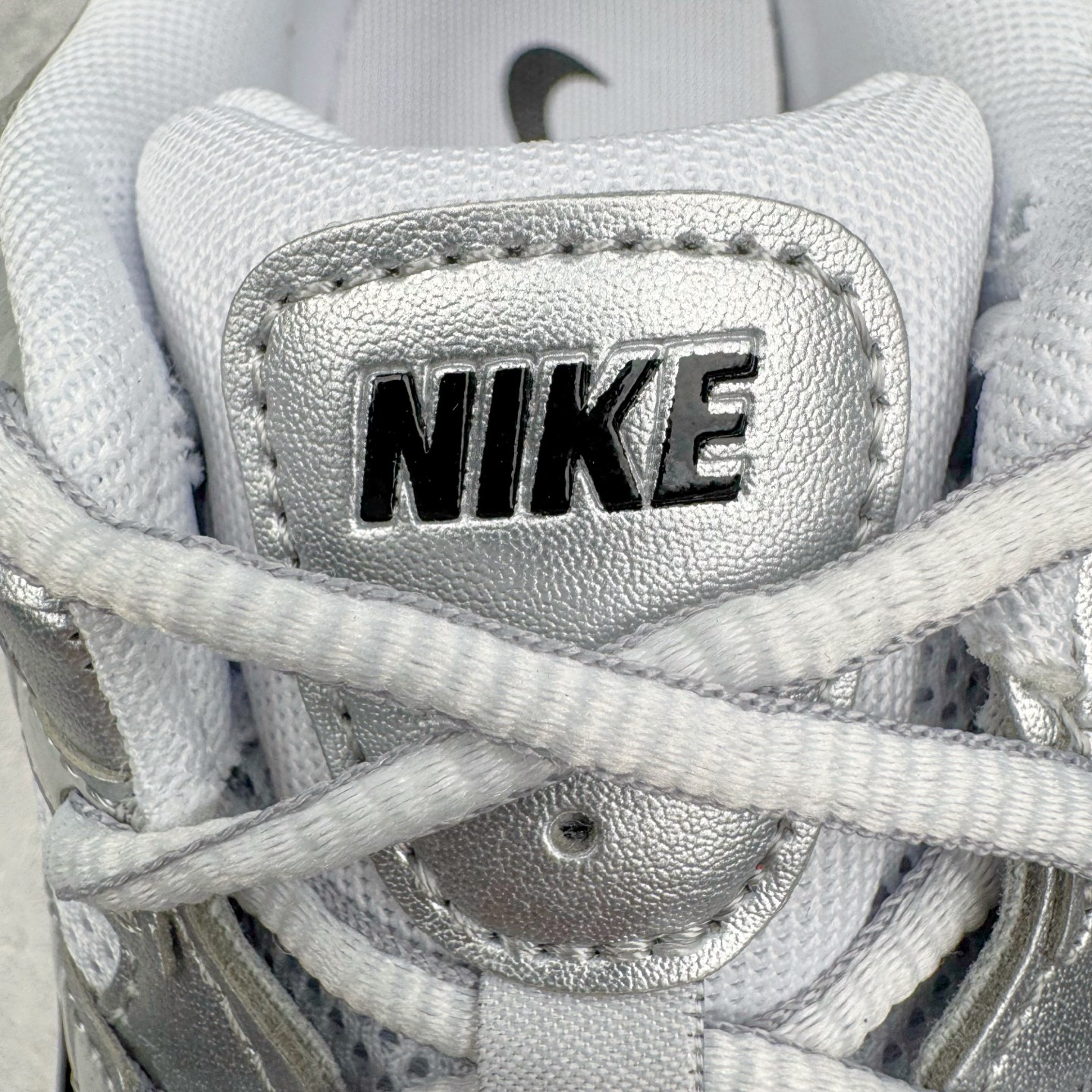 Nike P-6000 CD6404-105  