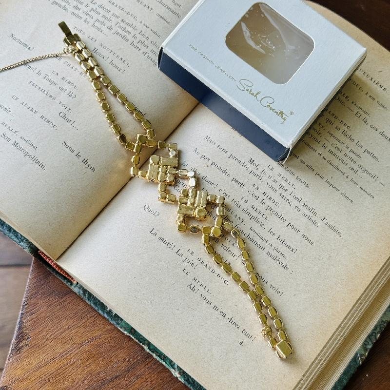 Vintage Sarah Coventry 1972 Golden Ice Golden Segment Sparkling Rhinestone Bracelet in Box (MT2071)