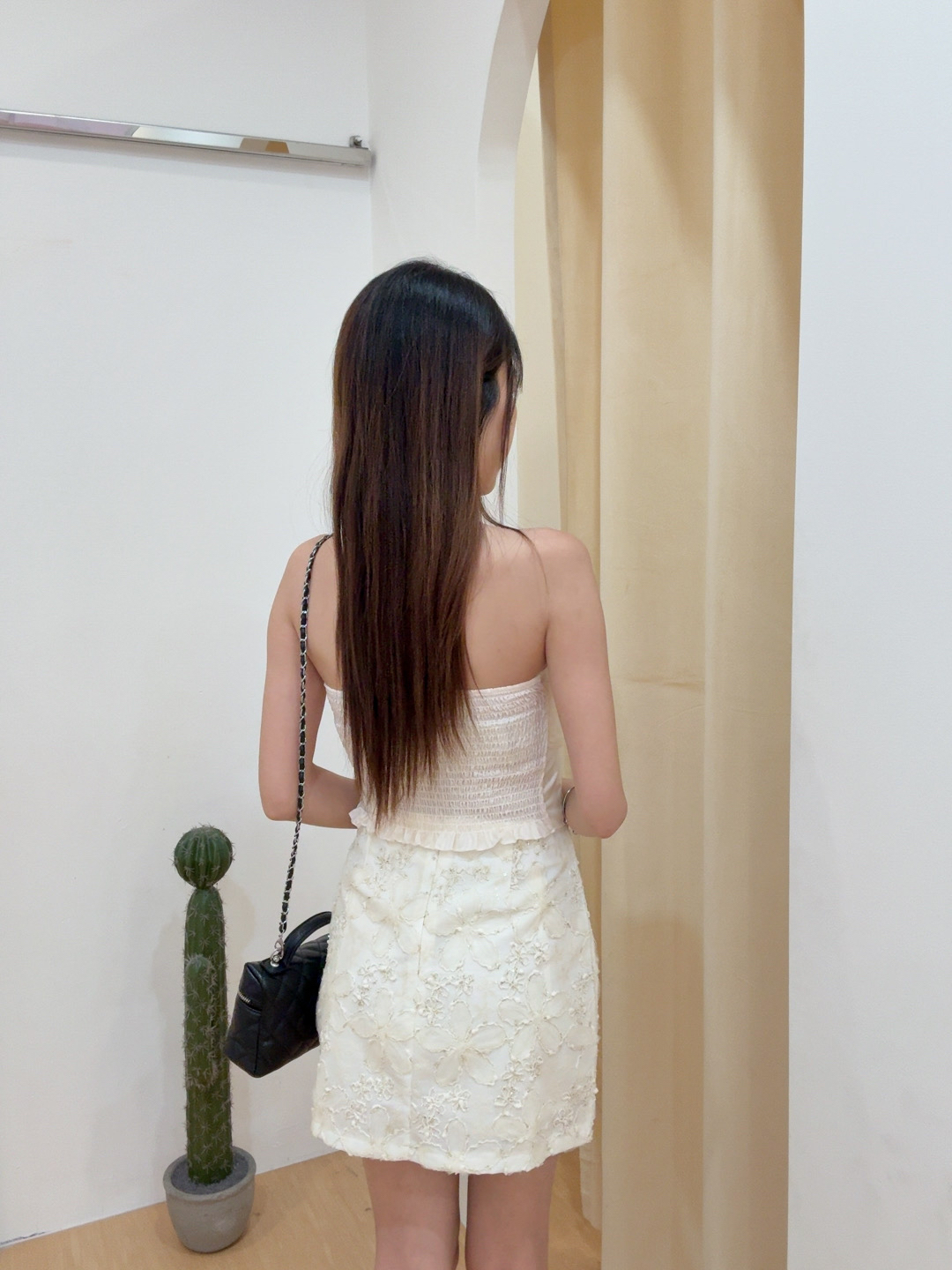 气质网纱拼接显瘦抹胸背心 R2698