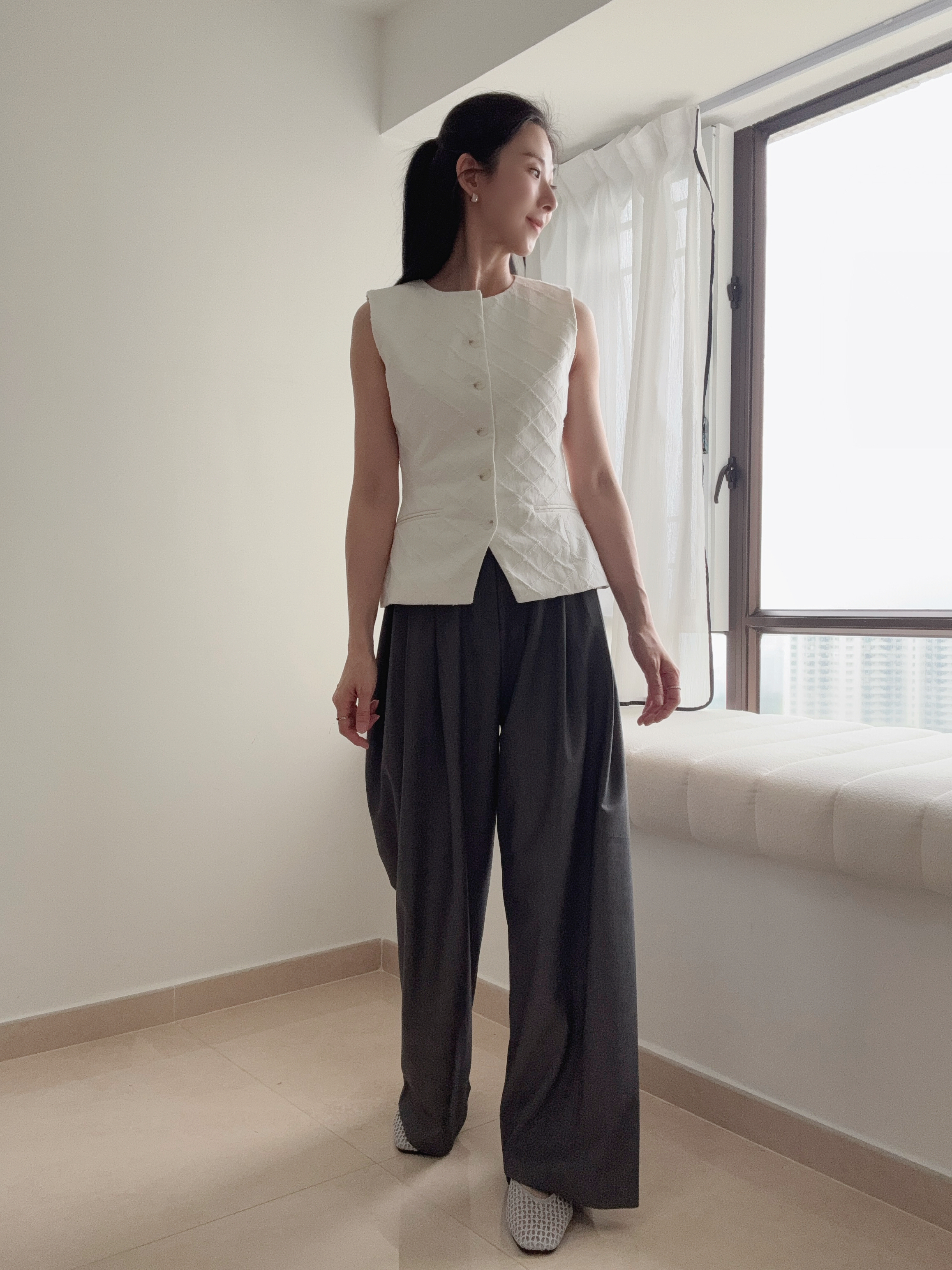 MARGOT Elegant Diamond Vest