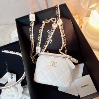 Chanel-Vuitton, Sale n°2140, Lot n°158