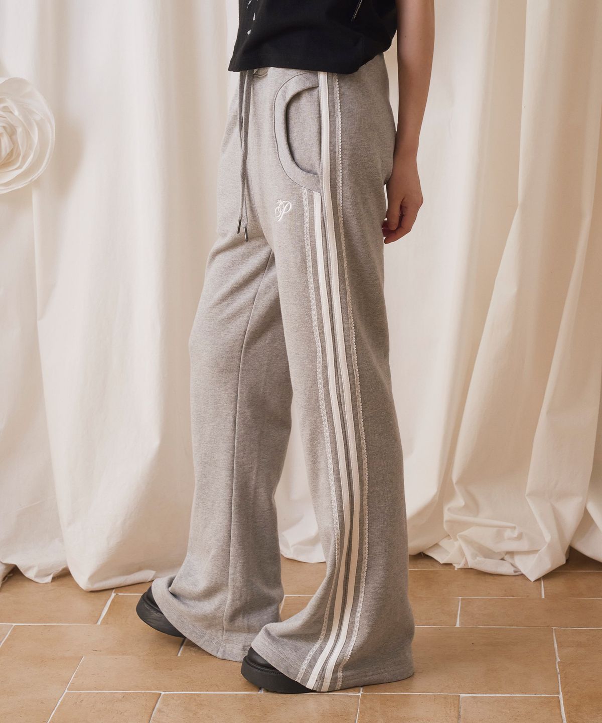 🇰🇷訂購｜PRENDA 26SS｜LACE LINE SWEAT BOOTS CUT PANTS 2色 