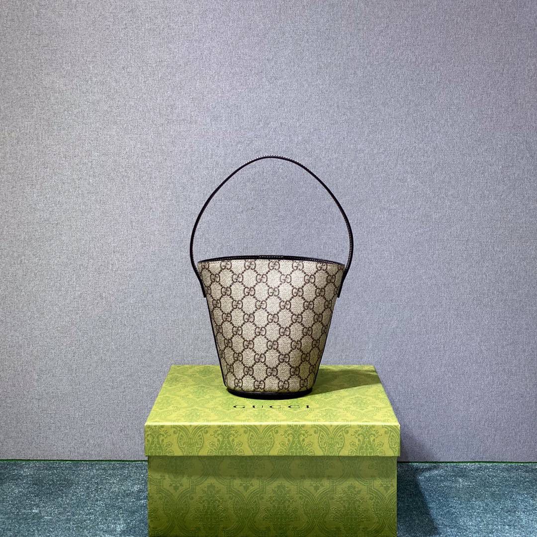 🔥大货实拍 𝙂𝙪𝙘𝙘𝙞 儿童包 小瓢虫系列 型号：666227 尺寸：11*20*16.5cm