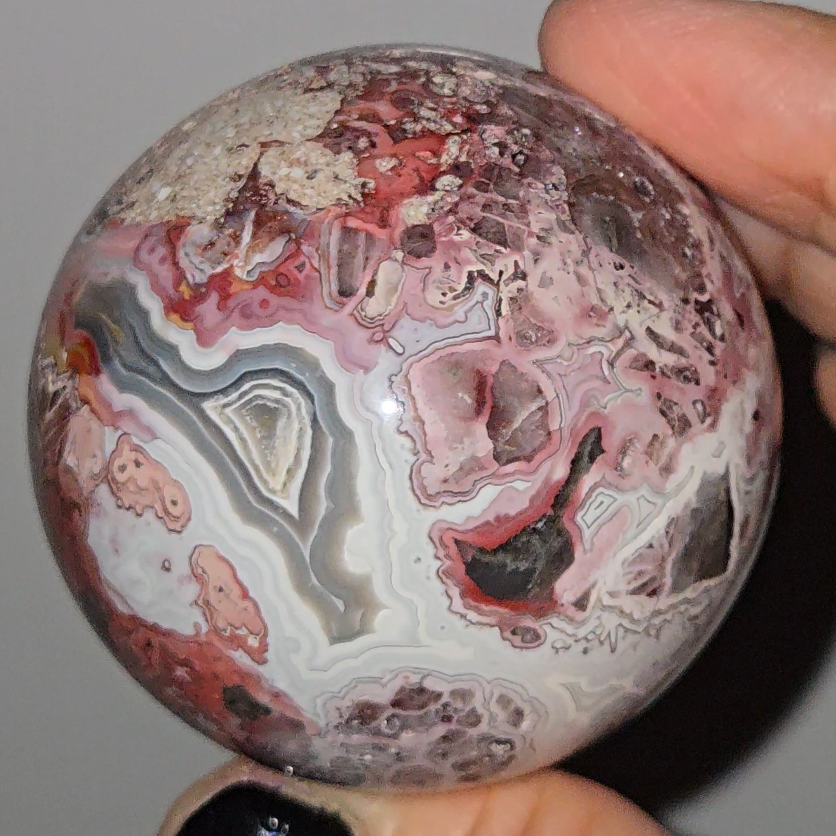 Mexican red agate with stunning banding and sparkly inclusions - AG235