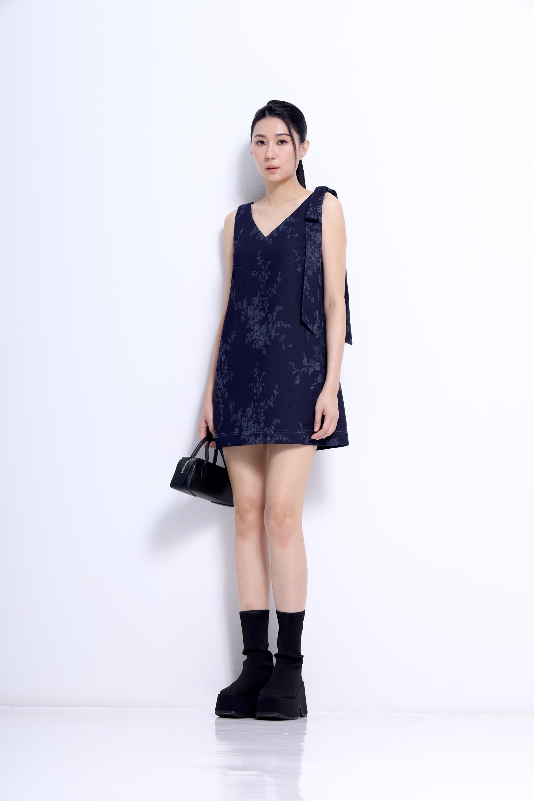 CD2156 SCATTERED FLOWER V-NECK DENIM DRESS