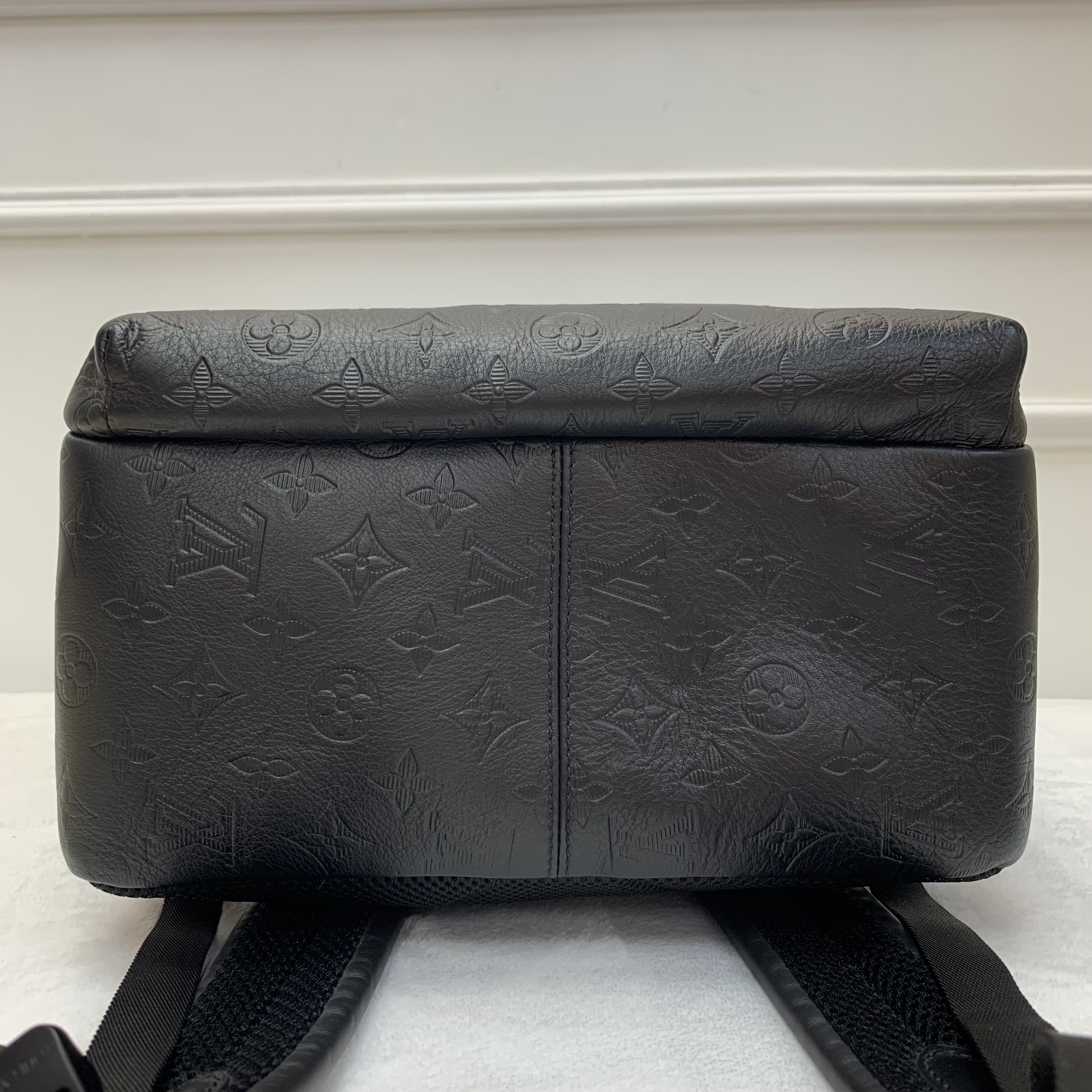 LV Discovery Backpack  LV男士背包